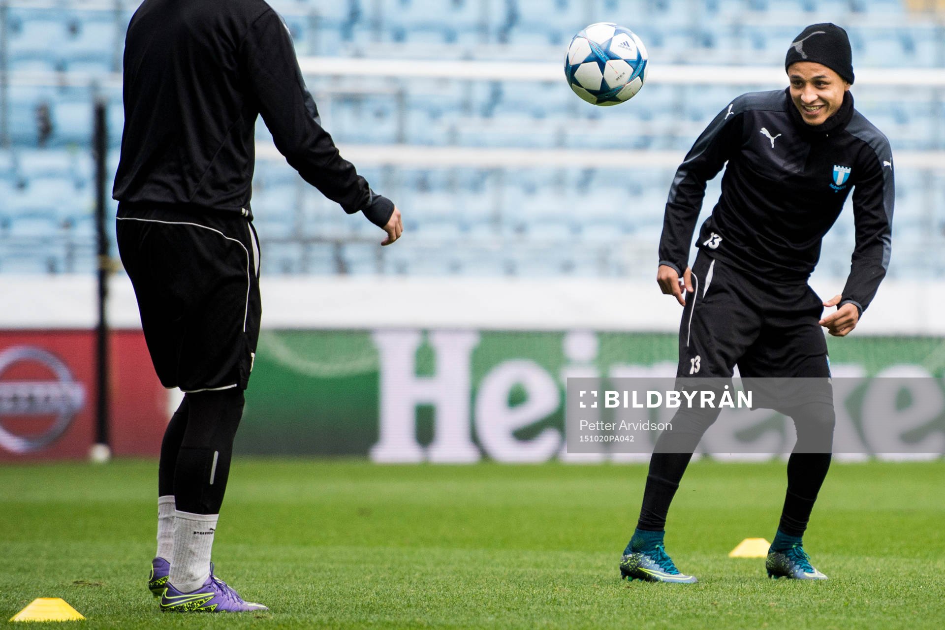 Malmös Victor Yoshimar Yotun Flores under en träning inför Champions League den 20 oktober 2015 i Malmö.