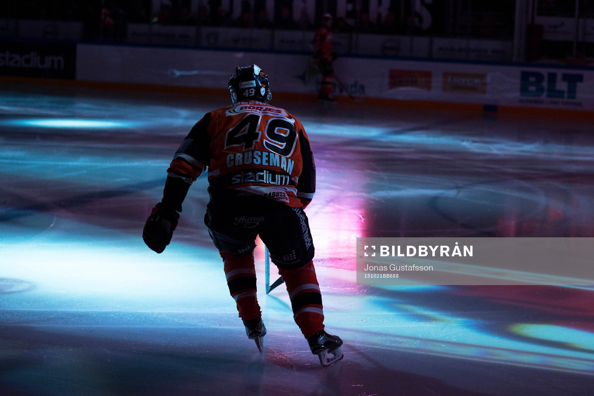 Karlskronas Filip Cruseman gör entre på isen