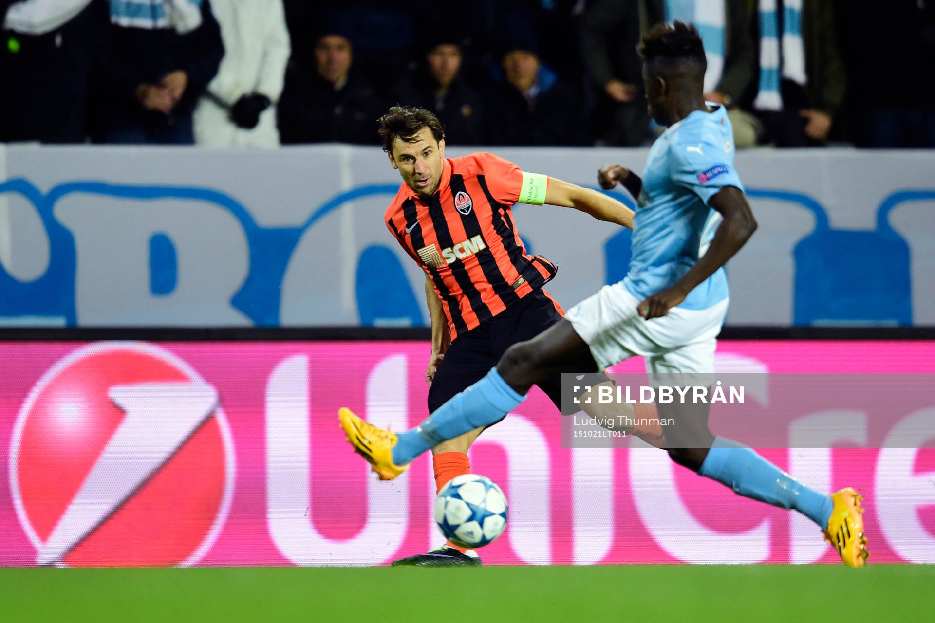 Shakhtar Donetsks Darijo Srna och Malmö FFs  Pa Konate