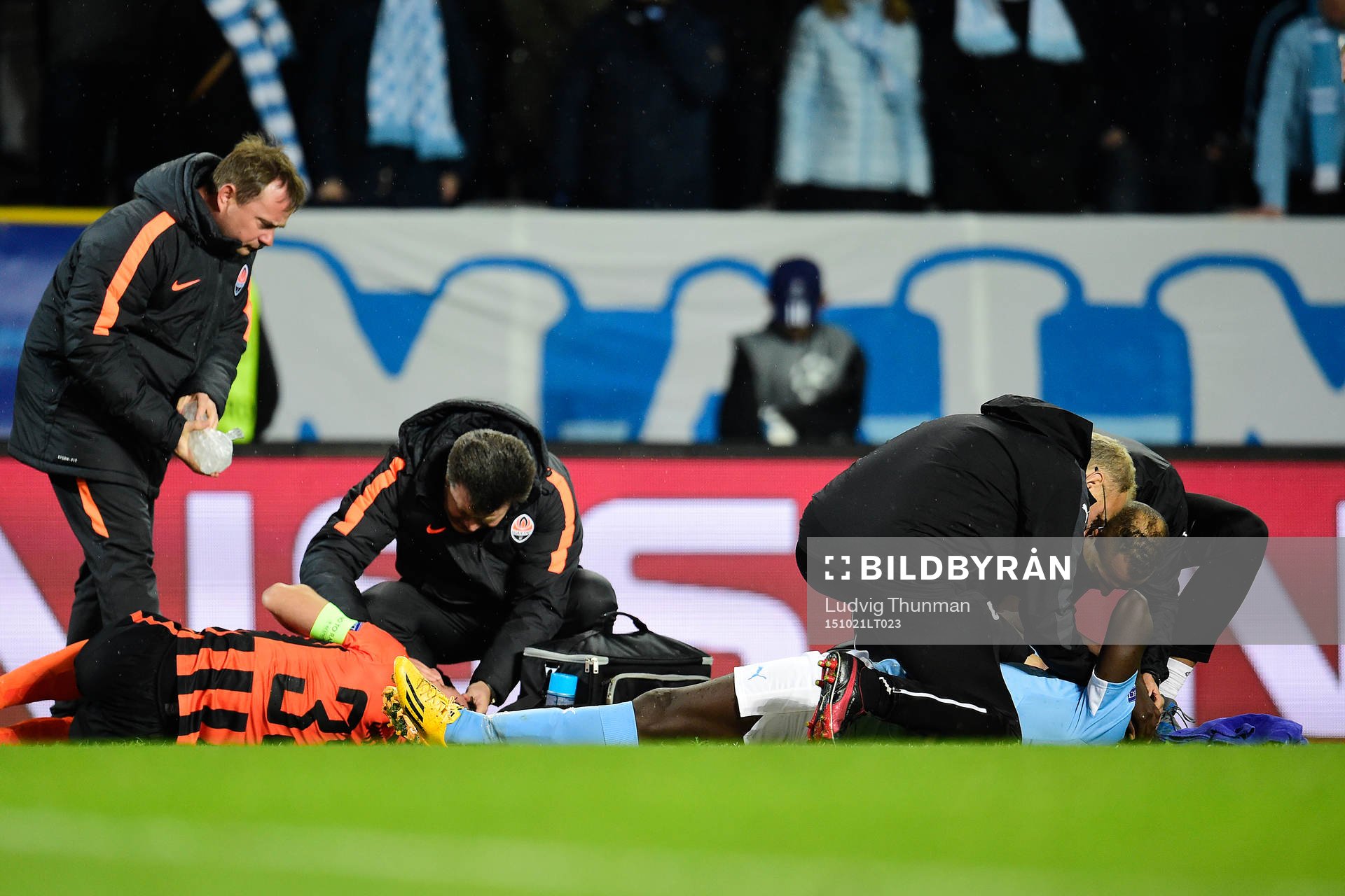 Shakhtar Donetsks Darijo Srna och Malmö FFs  Pa Konate