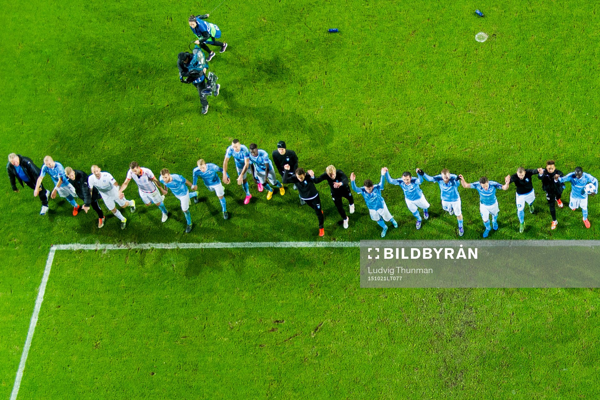 Malmö FFs spelare tackar publiken