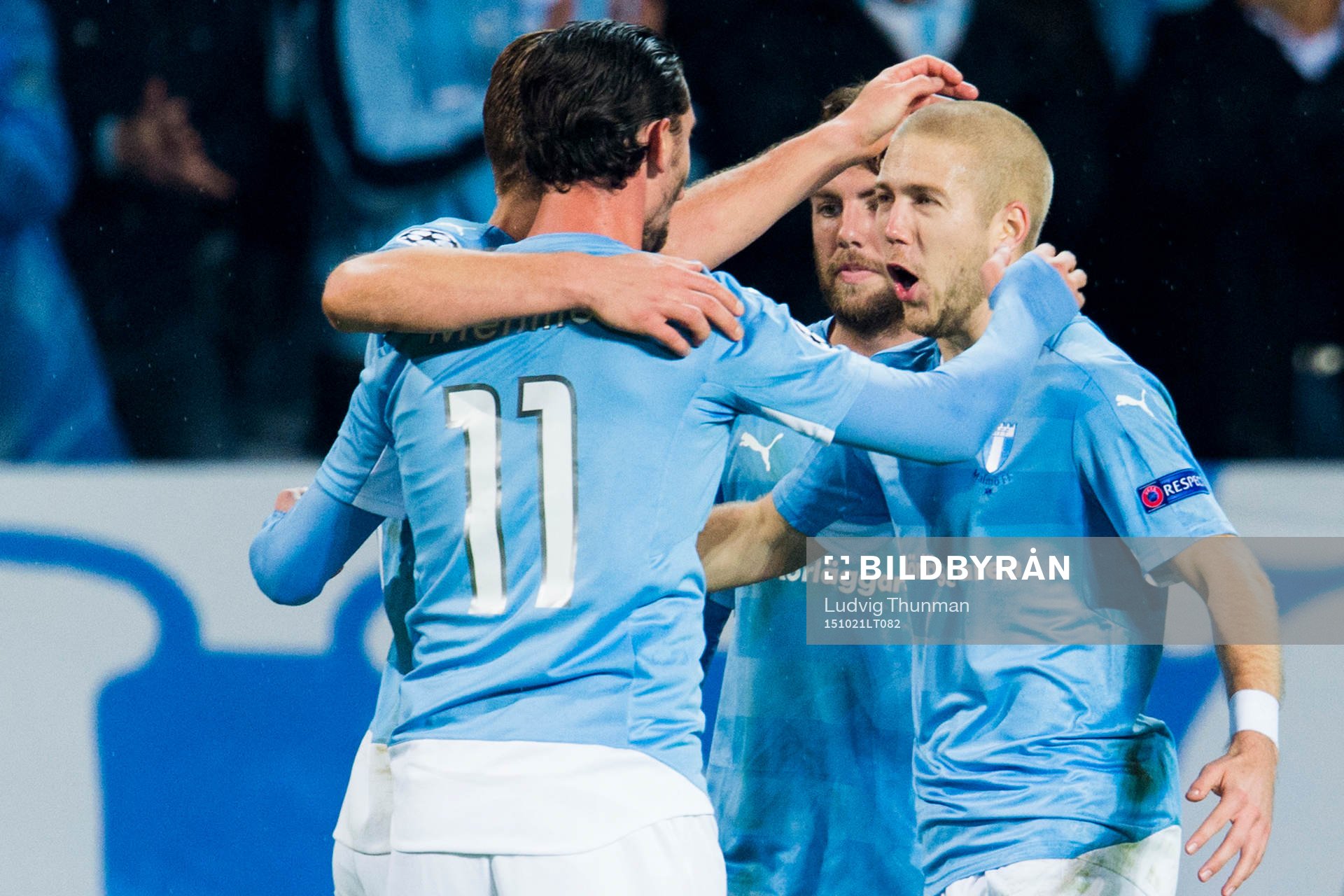 Malmö FFs Agon Mehmeti, Erdal Rakip, Markus Rosenberg och Oscar Lewicki firar segern efter fotbollsmatchen i Champions League mellan Malmö FF och Shakhtar Donetsk den 21 oktober 2015 i Malmö.
