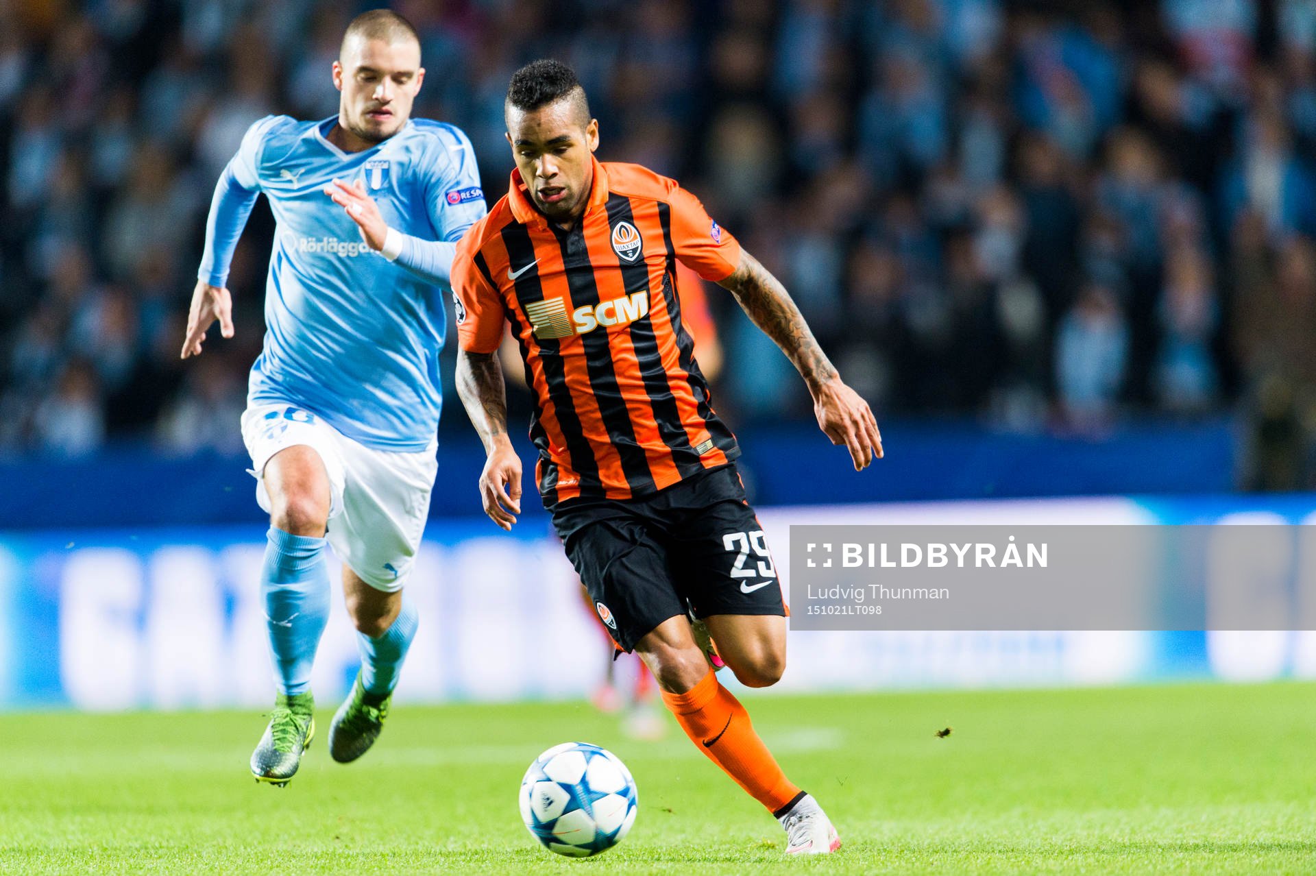 Malmö FFs  Vladimir Rodic jagar Shakhtar Donetsks Alex