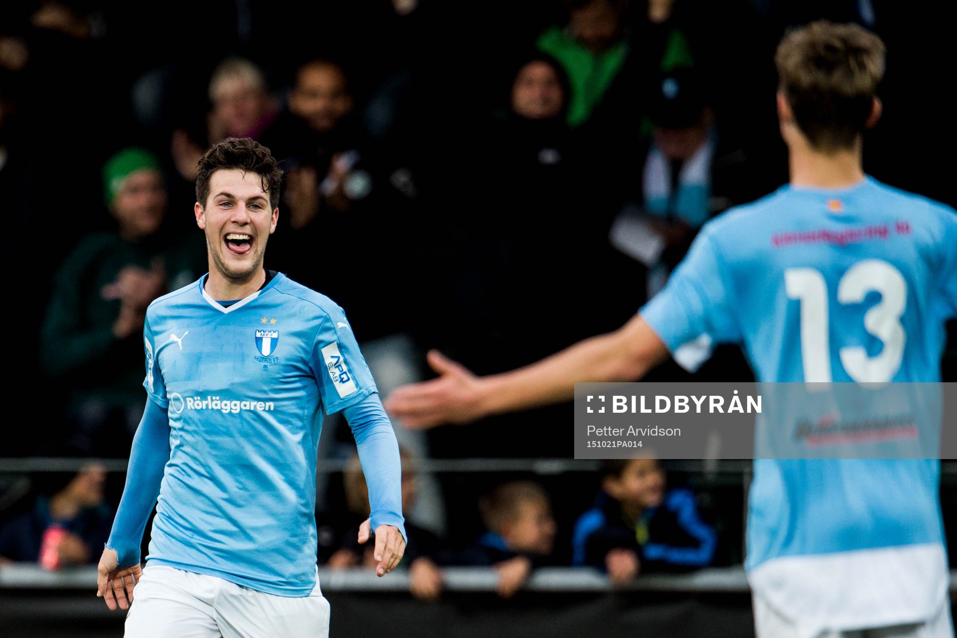 Malmö FFs Oliver Stojanovic Fredin jublar efter sitt 5-4 mål under fotbollsmatchen i UEFA Youth League mellan Malmö FF och Shakhtar Donetsk den 21 oktober 2015 i Malmö.