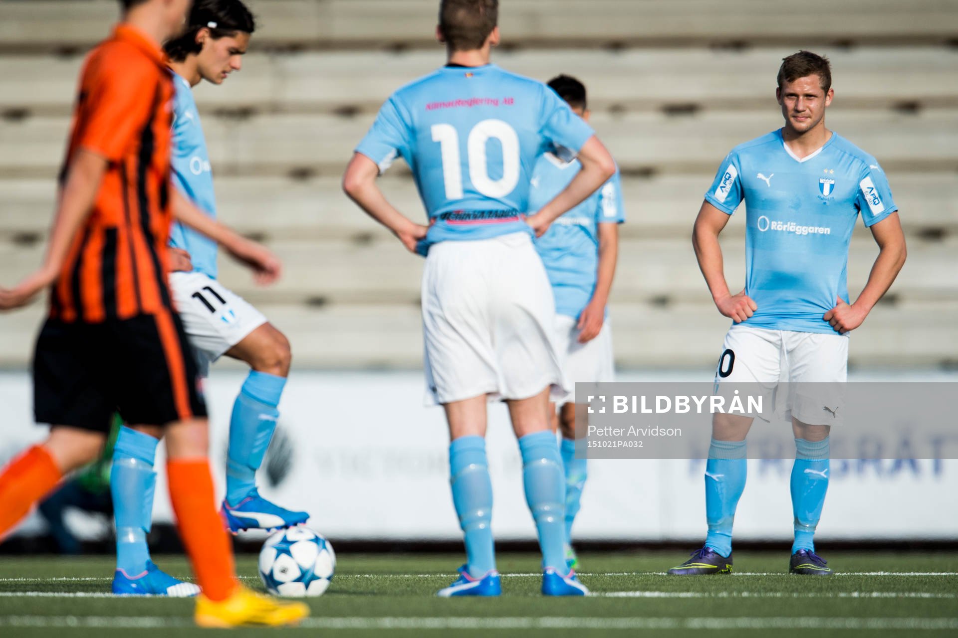 Malmö FFs Erik Andersson (th) deppar