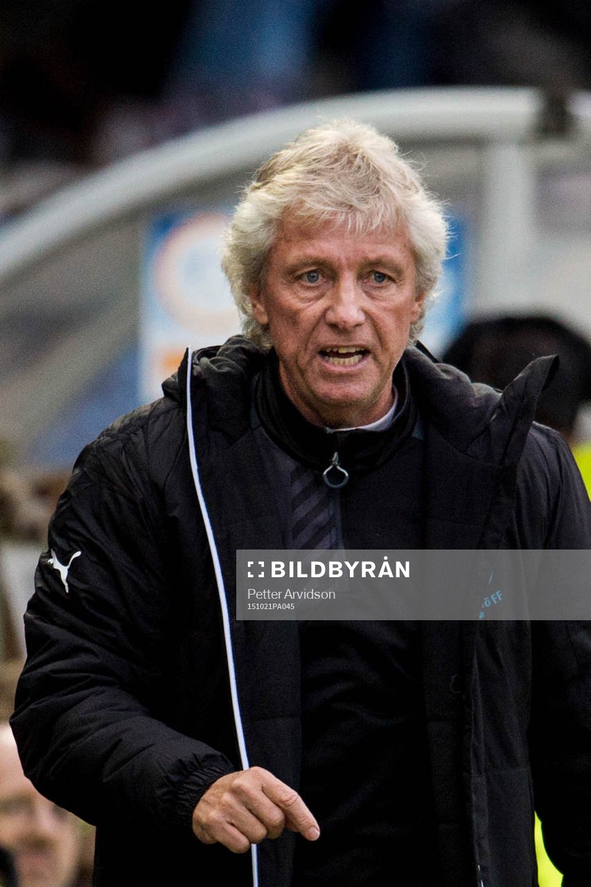 Malmö FFs tränare Tore Cervin under fotbollsmatchen i UEFA Youth League mellan Malmö FF och Shakhtar Donetsk den 21 oktober 2015 i Malmö.