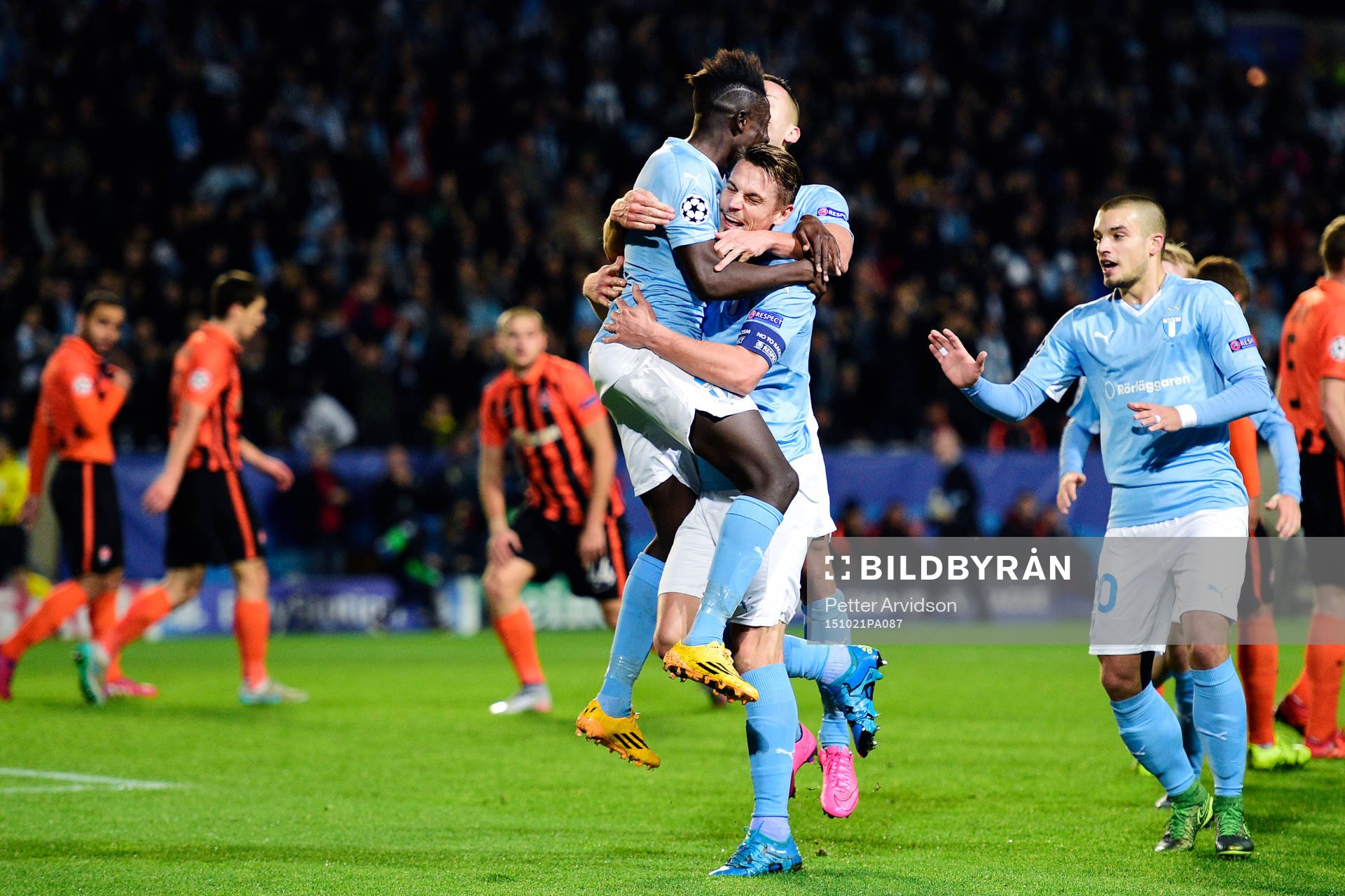 Malmö FFs Markus Rosenberg gör 1-0 och jublar under fotbollsmatchen i Champions League mellan Malmö FF och Shakhtar Donetsk den 21 oktober 2015 i Malmö.