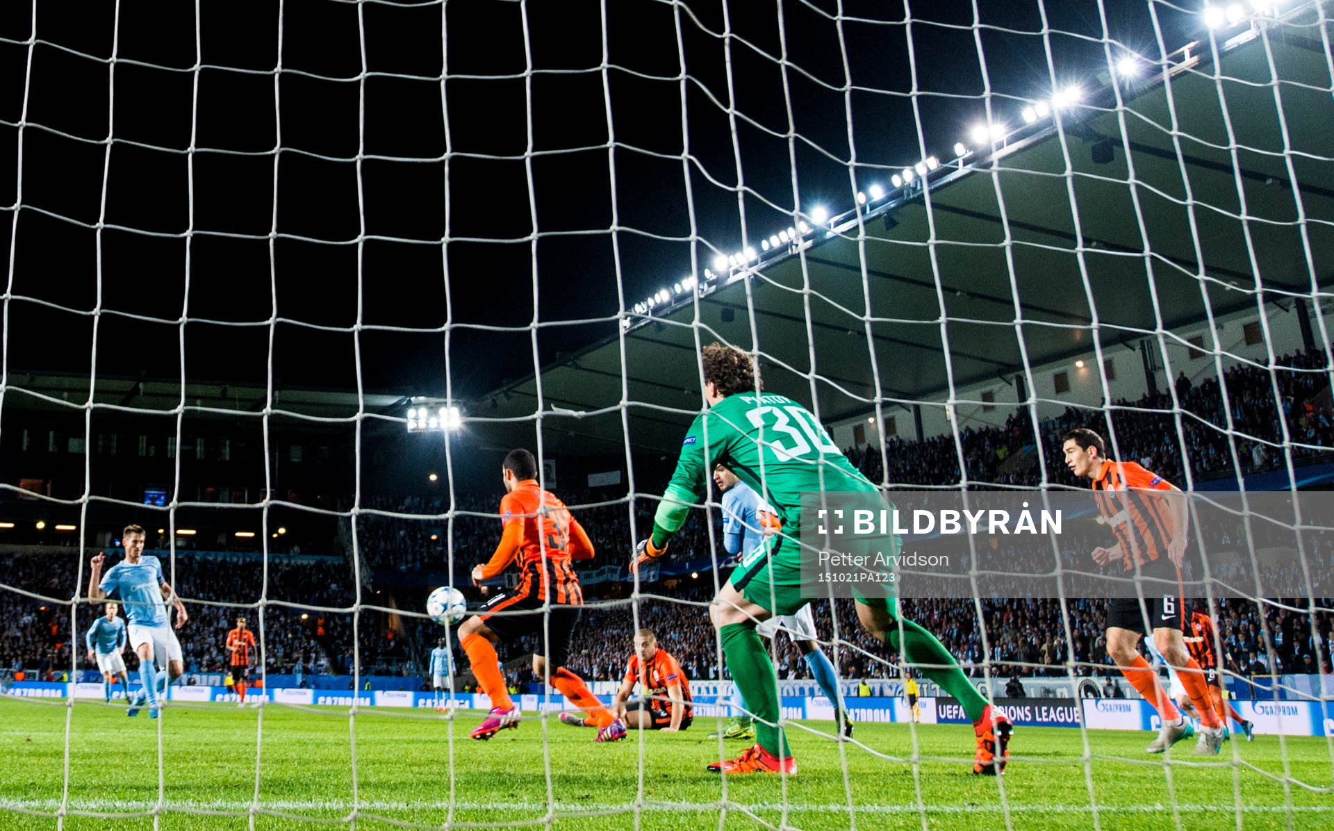 Malmö FFs  Markus Rosenberg gör 1-0 bakom Shakhtar