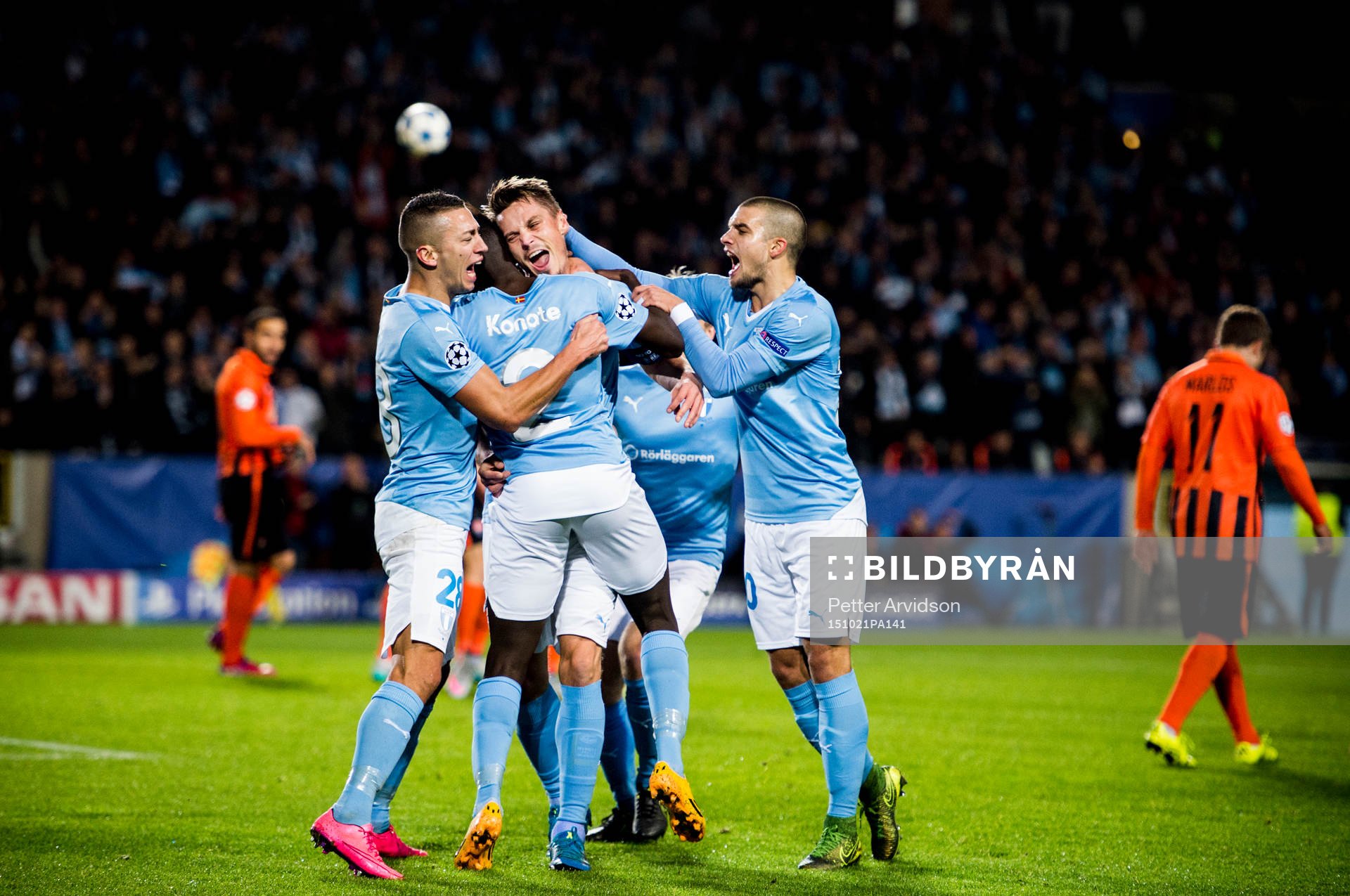 Malmö FFs  Markus Rosenberg (m) jublar ihop med Pa Konate