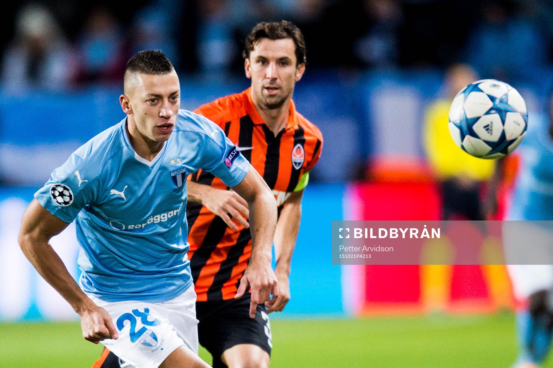Malmö FFs Nikola Djurdjic och Shakhtar Donetsks Darijo Srna