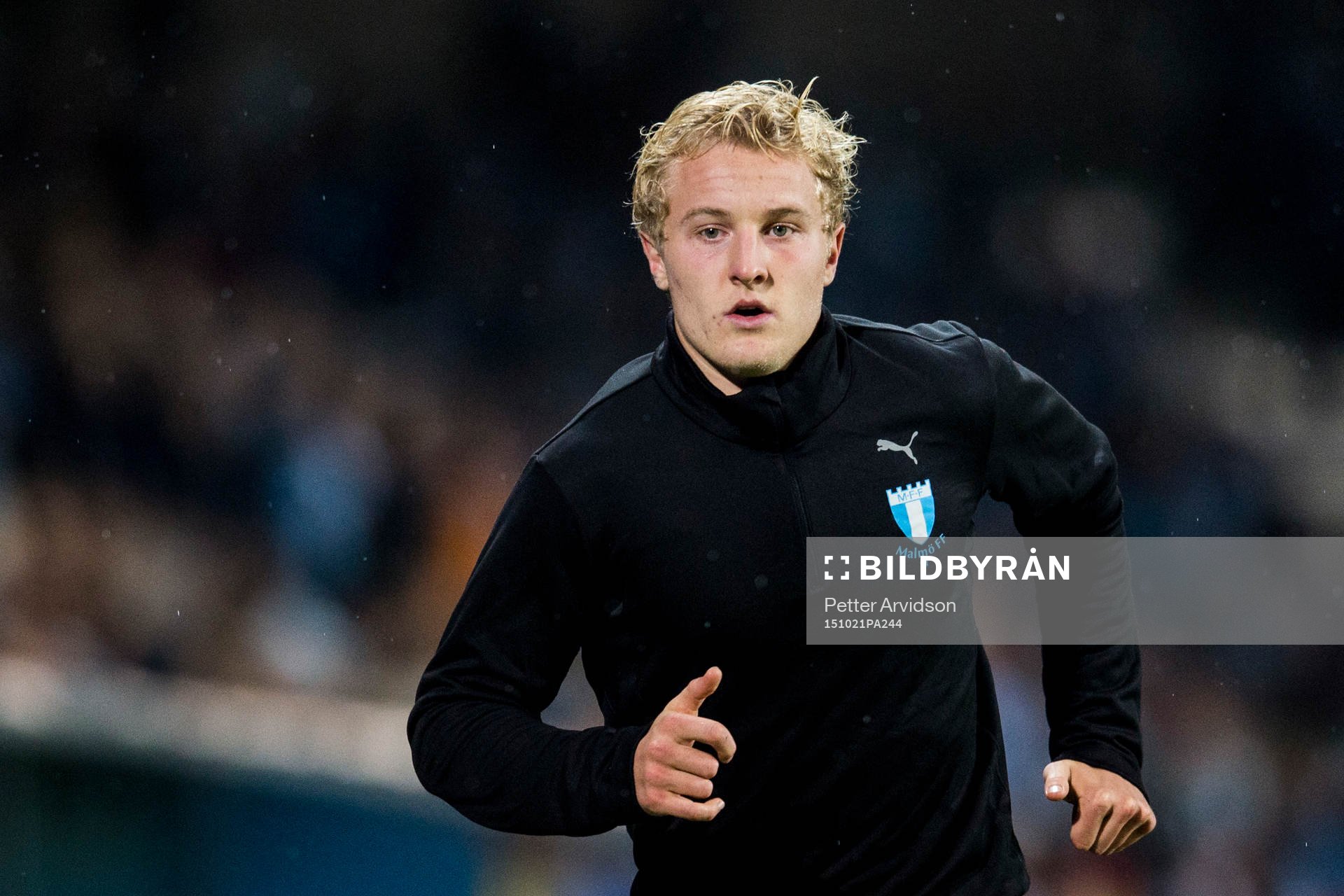 Malmö FFs Franz Brorsson värmer upp