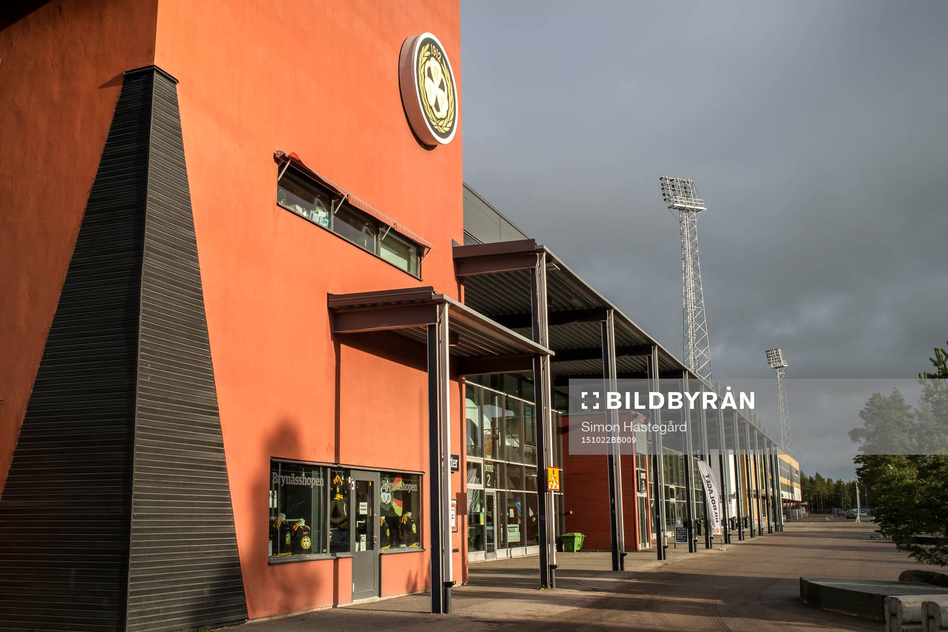 Exteriörbild på Gavlerinken Arena före ishockeymatchen i