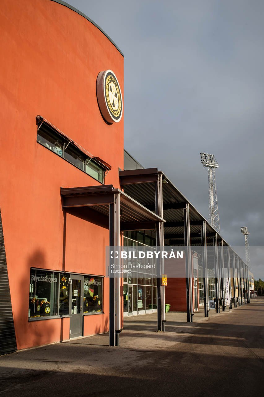 Exteriörbild på Gavlerinken Arena före ishockeymatchen i