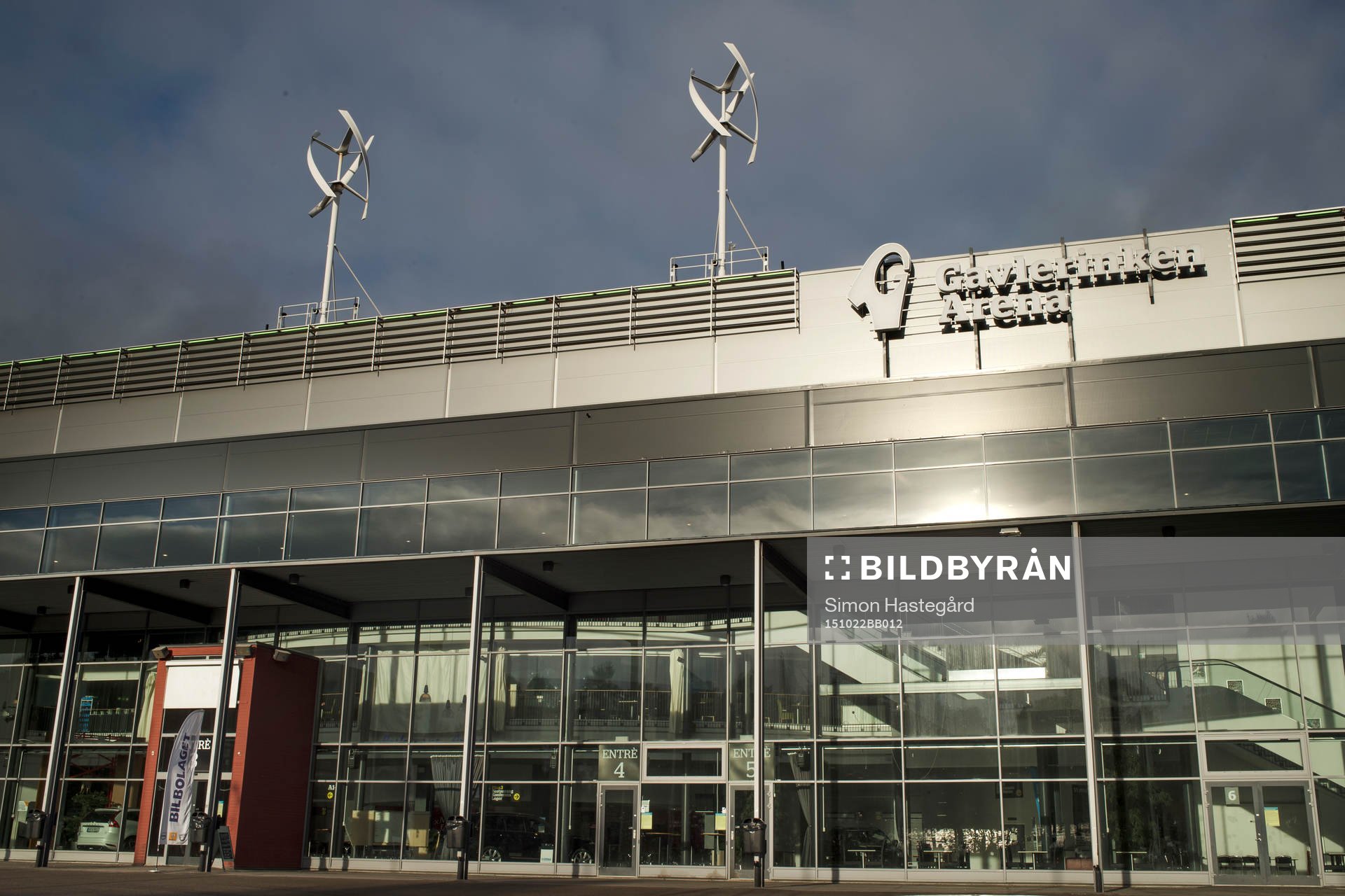 Exteriörbild på Gavlerinken Arena före ishockeymatchen i