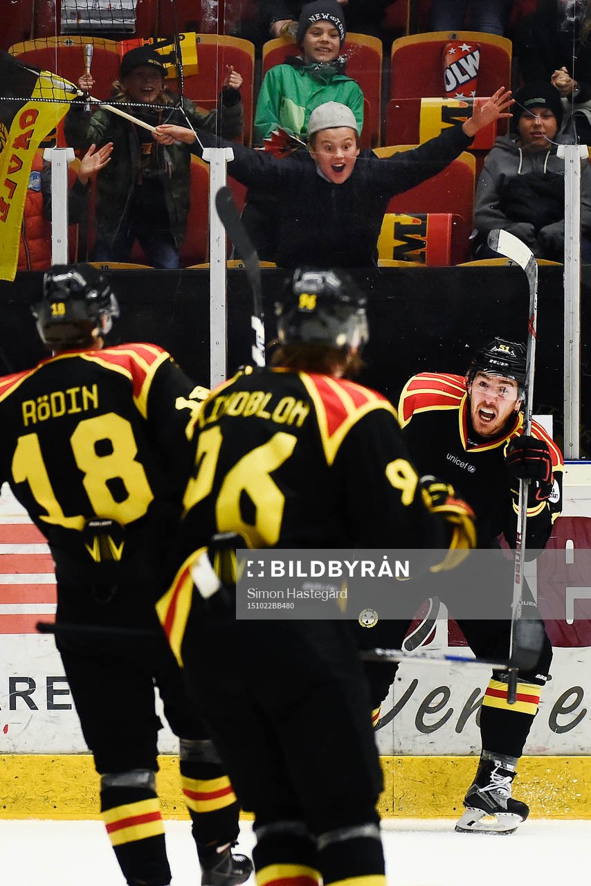 Brynäs Lukas Kilström gör 2-2 och jublar