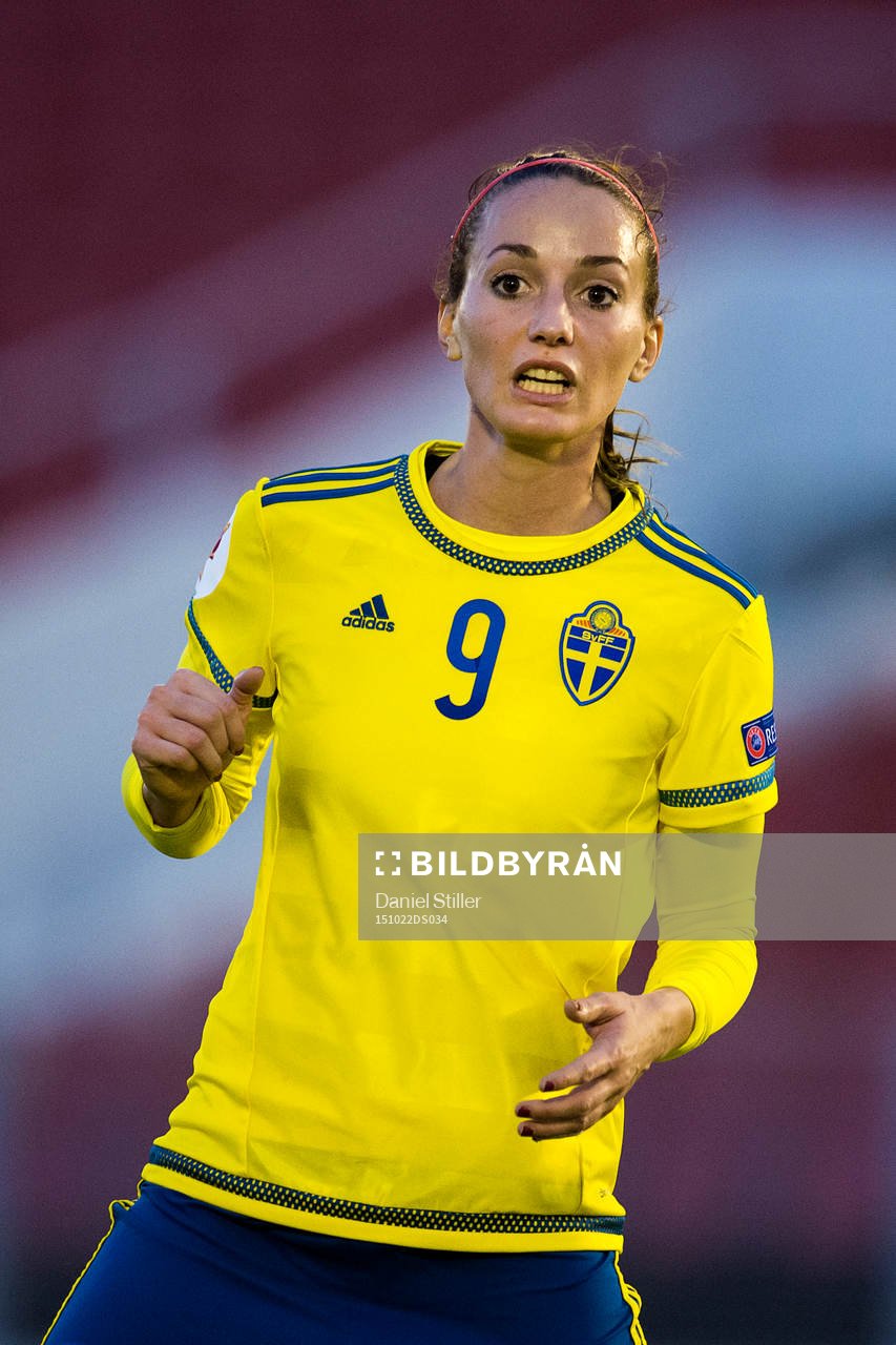 Sveriges Kosovare Asllani