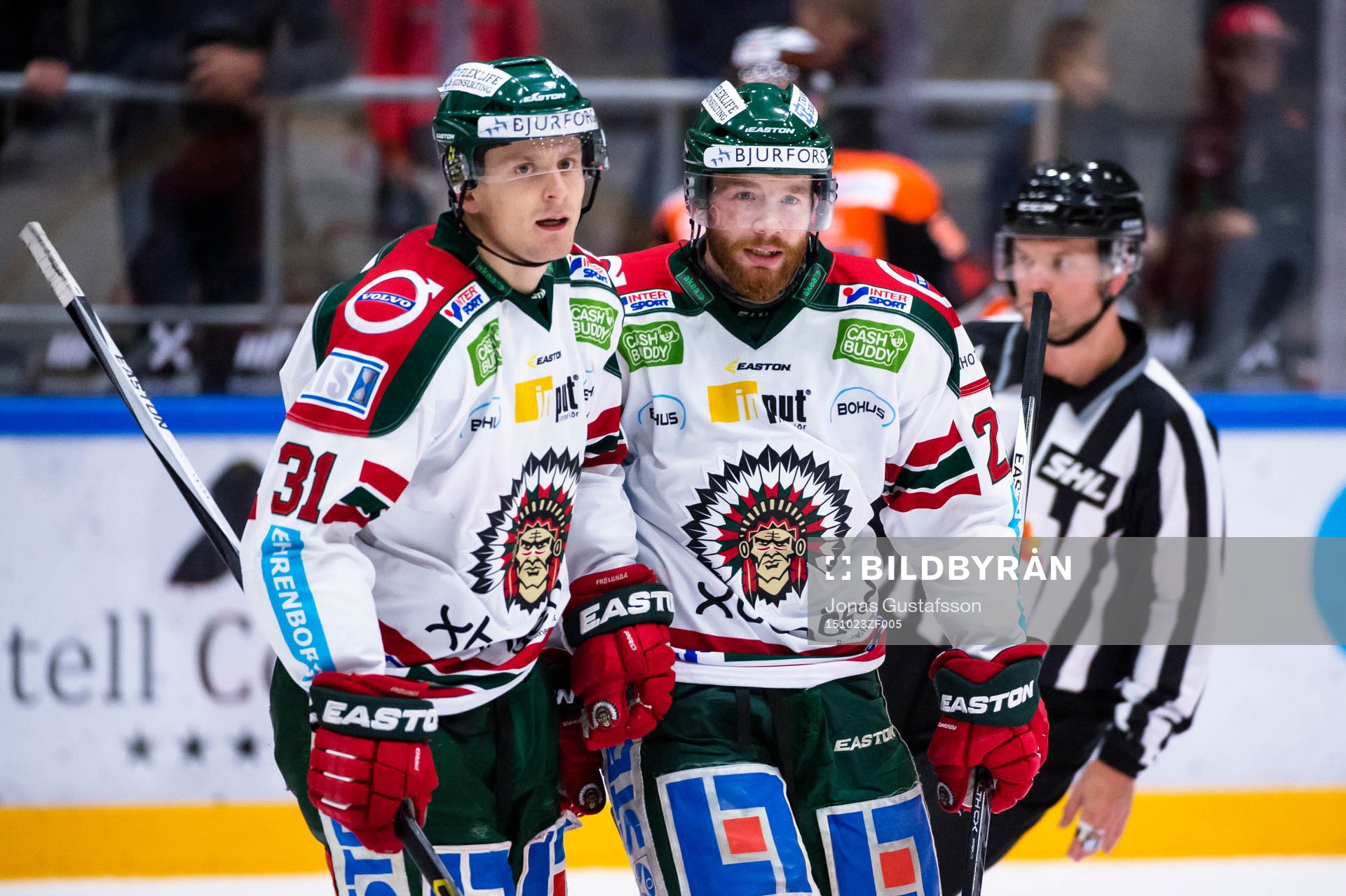 Frölundas Nicklas Lasu har gjort 1-3 och jublar när han