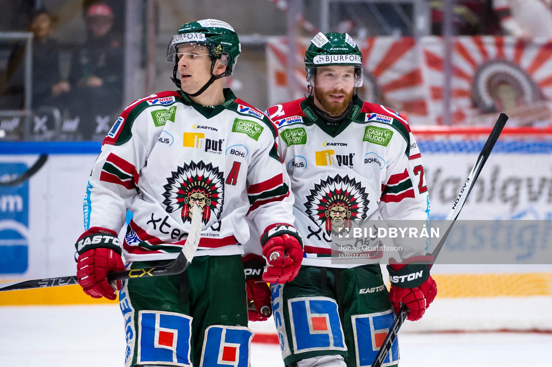 Frölundas Nicklas Lasu har gjort 1-3 och jublar när han