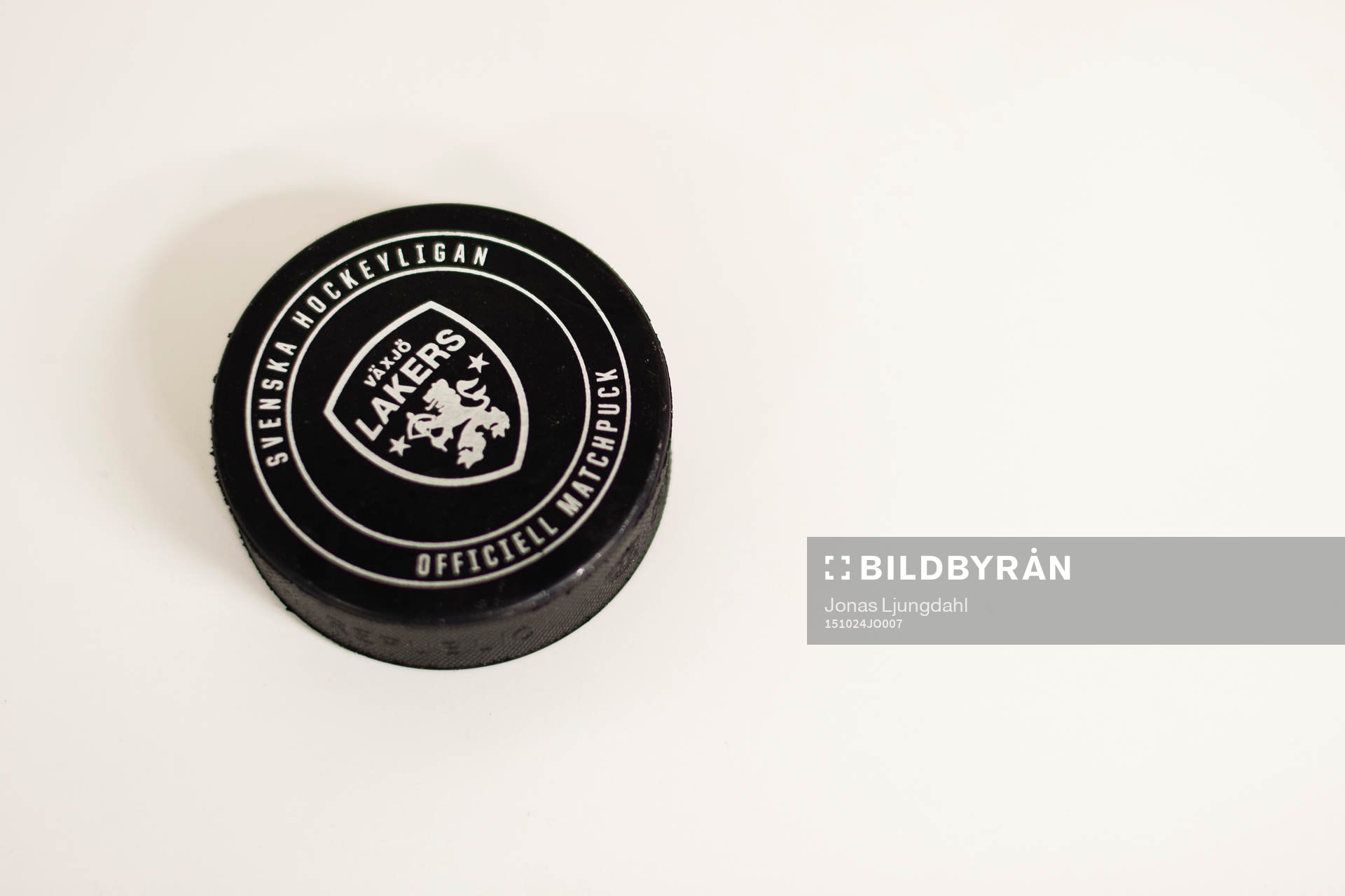 Matchpuck med Växjös klubbmärke