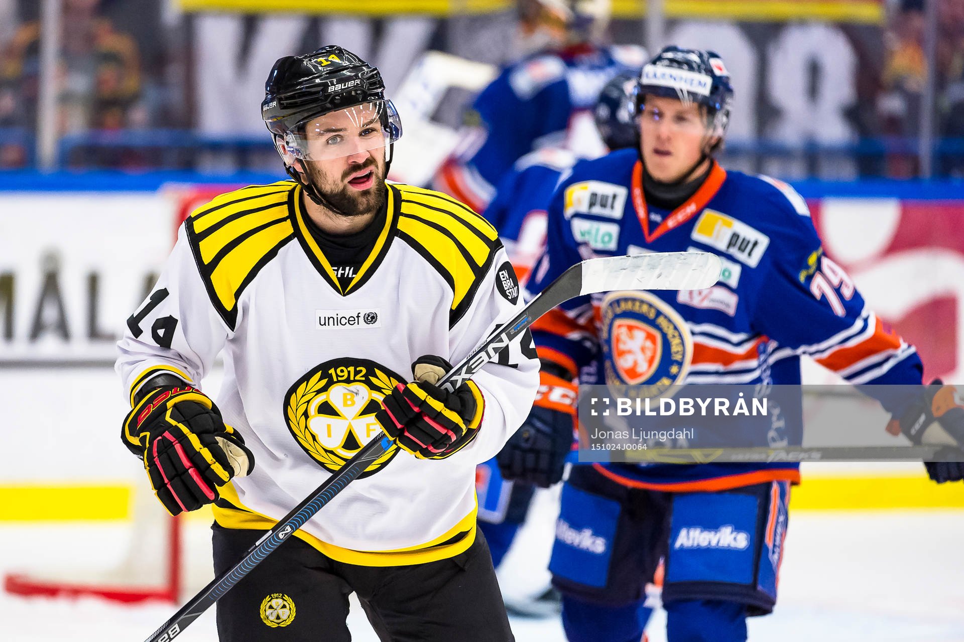 Brynäs Johan Alcén gör en grimas
