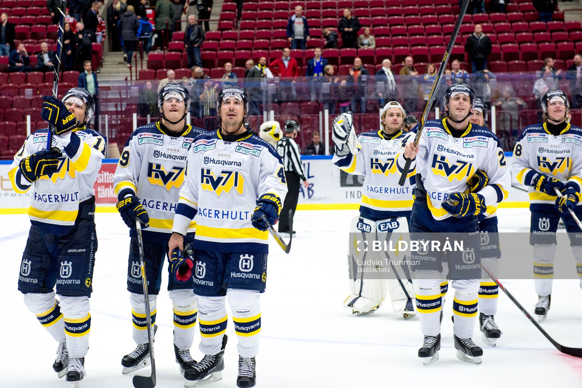 s spelare tackar de tillresta supportrarna