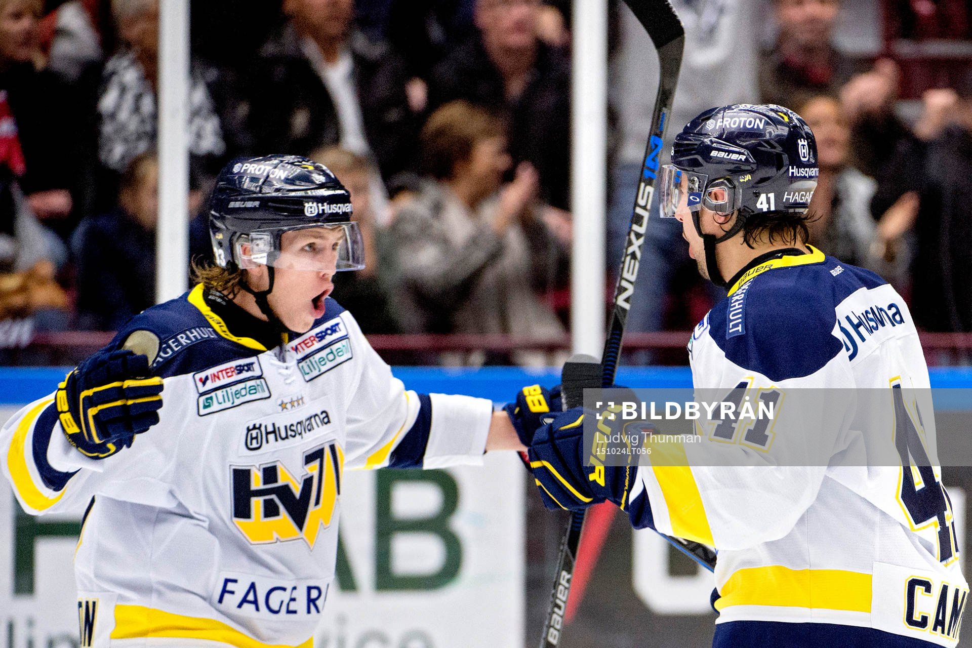 s Chris Campoli jublar med Niklas Hansson (tv)