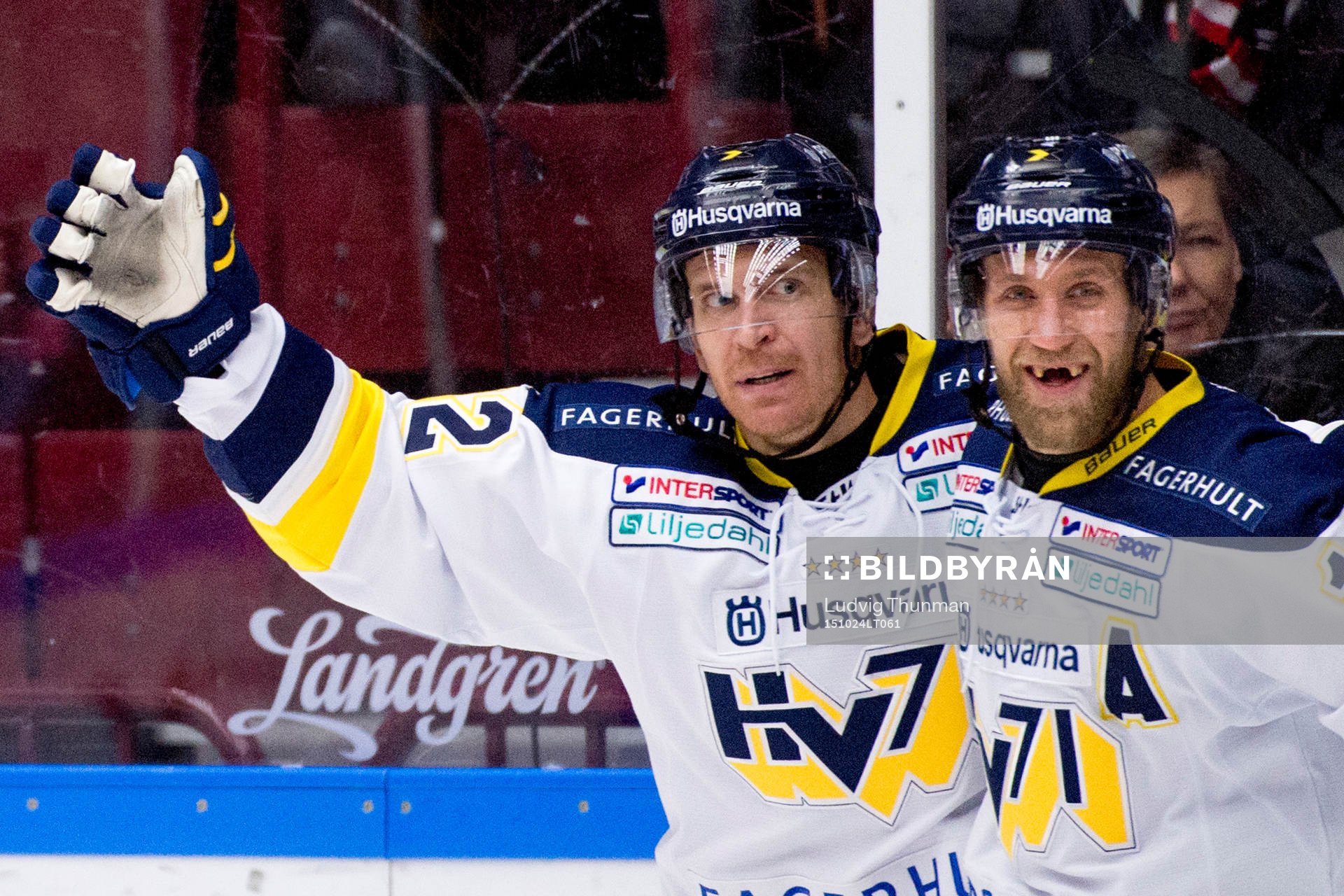 s Teemu Laine och Martin Thörnberg jublar