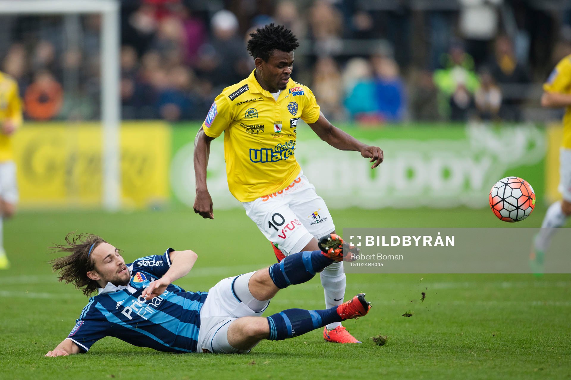 Falkenbergs Godsway Donyoh och Djurgårdens Kevin Walker