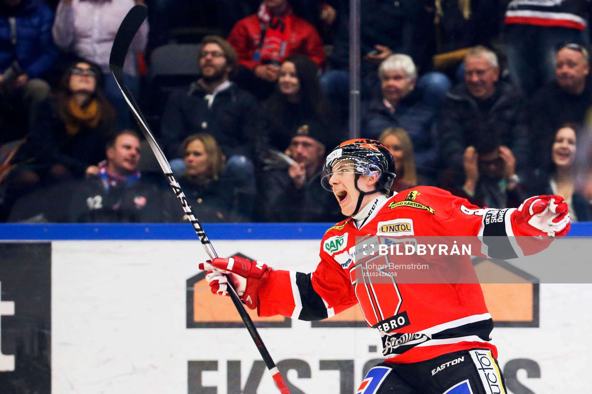 Örebros Joonas Jalvanti jublar