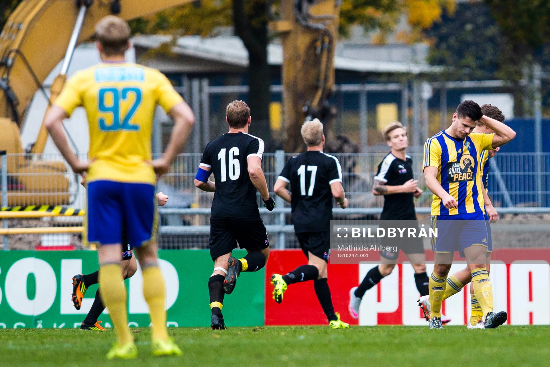 Eskilsminnes spelare deppar framför Lunds spelare som
