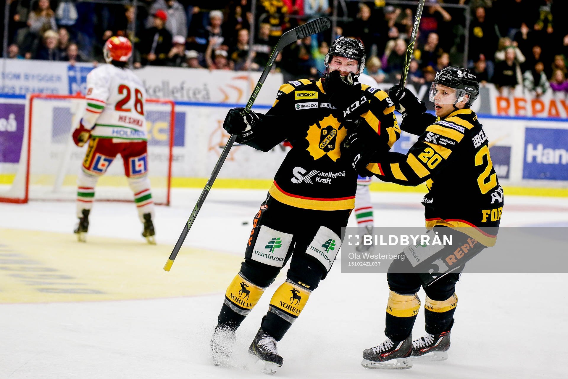 Skellefteås Martin Lundberg och Erik Forssell jublar