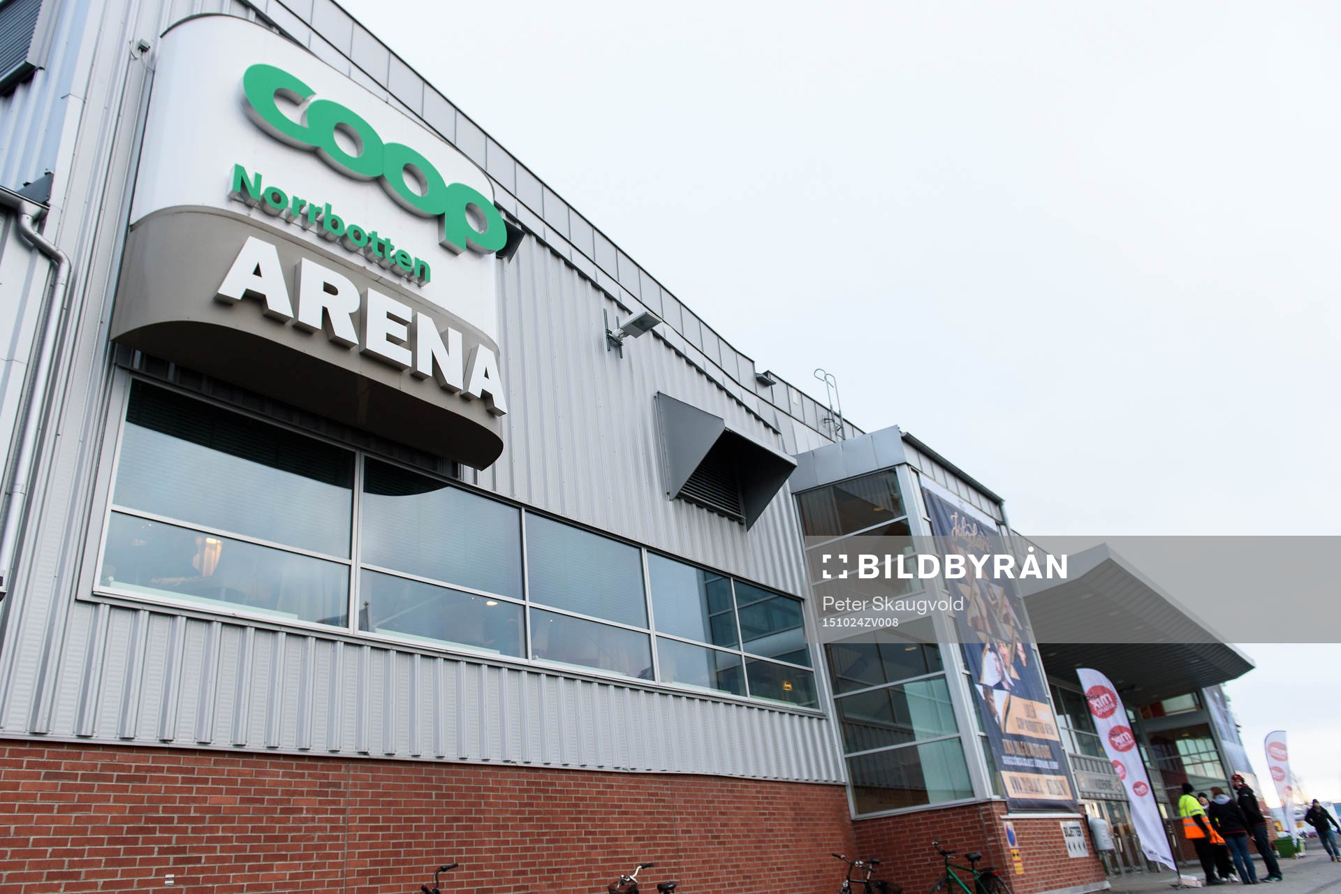 Grått och regnigt utanför Coop Norrbotten Arena