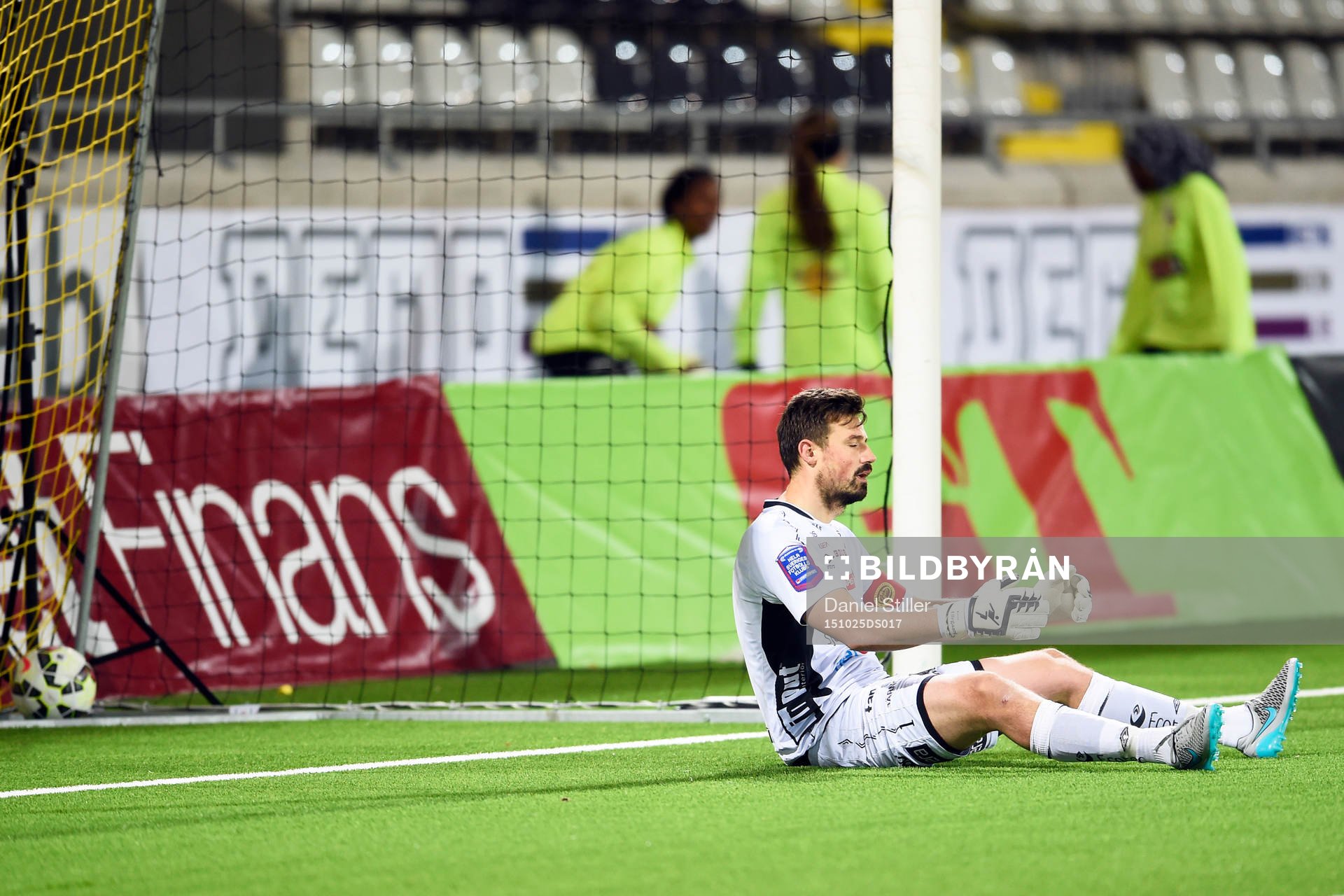 Elfsborgs målvakt Kevin Stuhr Ellegaard deppar