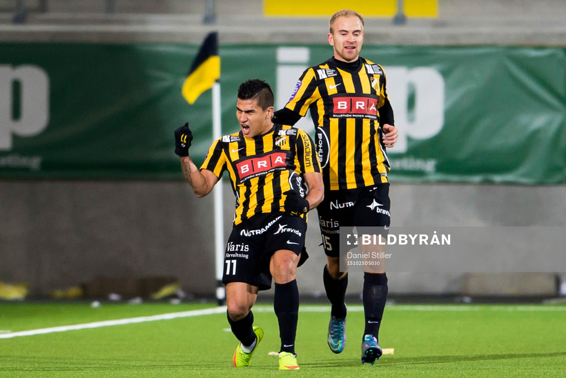 Häckens Paulo de Oliveira jublar