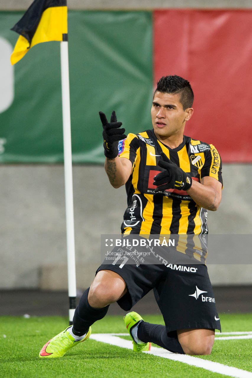 Häckens Paulo de Oliveira jublar