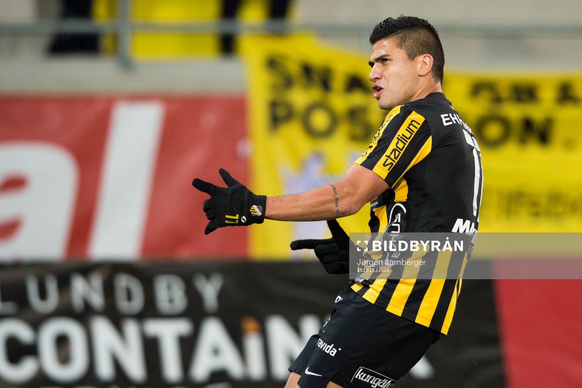 Häckens Paulo de Oliveira jublar