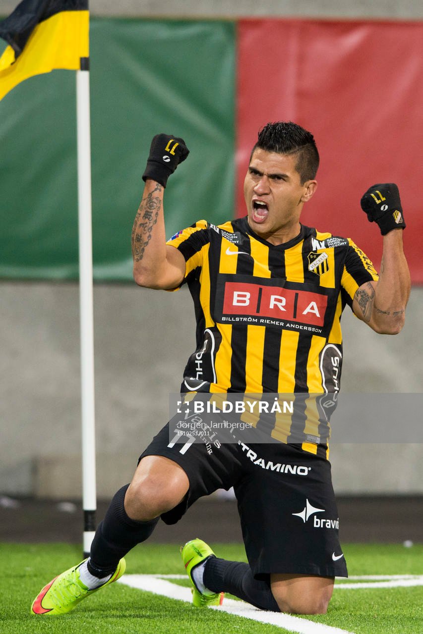 Häckens Paulo de Oliveira jublar