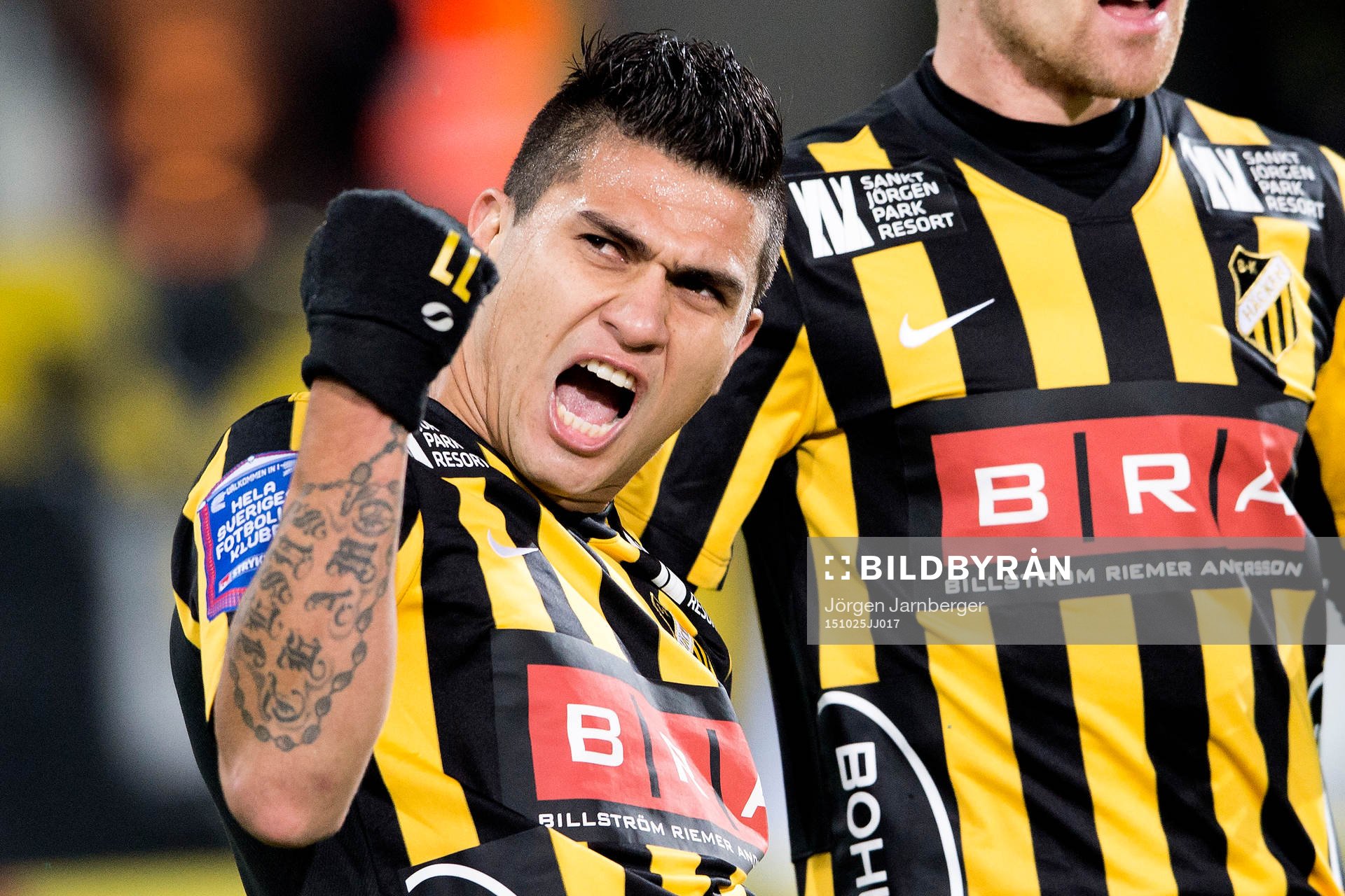 Häckens Paulo de Oliveira jublar efter mål under en fotbollsmatch i Allsvenskan mellan Häcken och Elfsborg den 25 oktober 2015 i Göteborg.