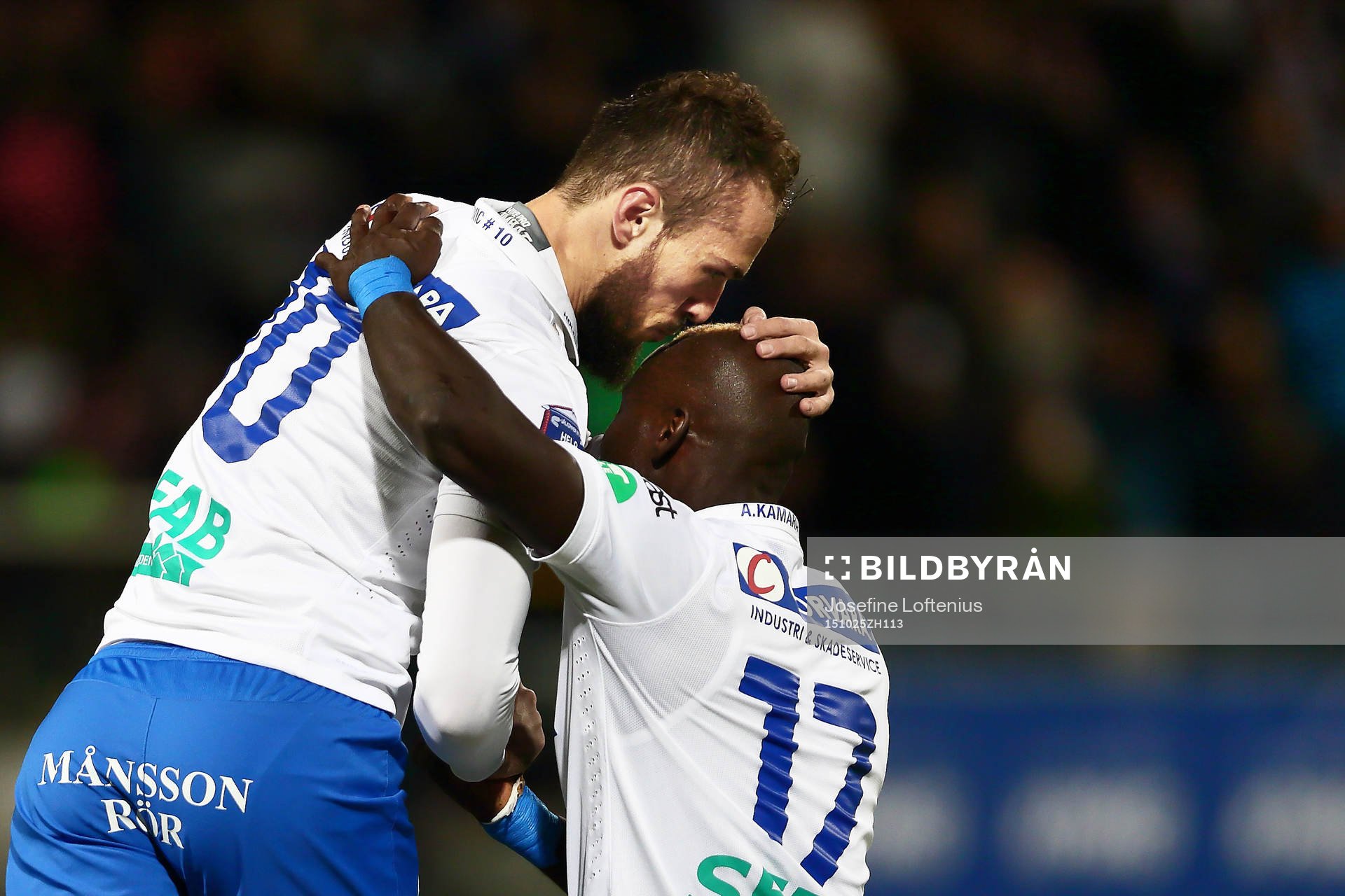Norrköpings Emir Kujovic och Alhaji Kamara firar Emir