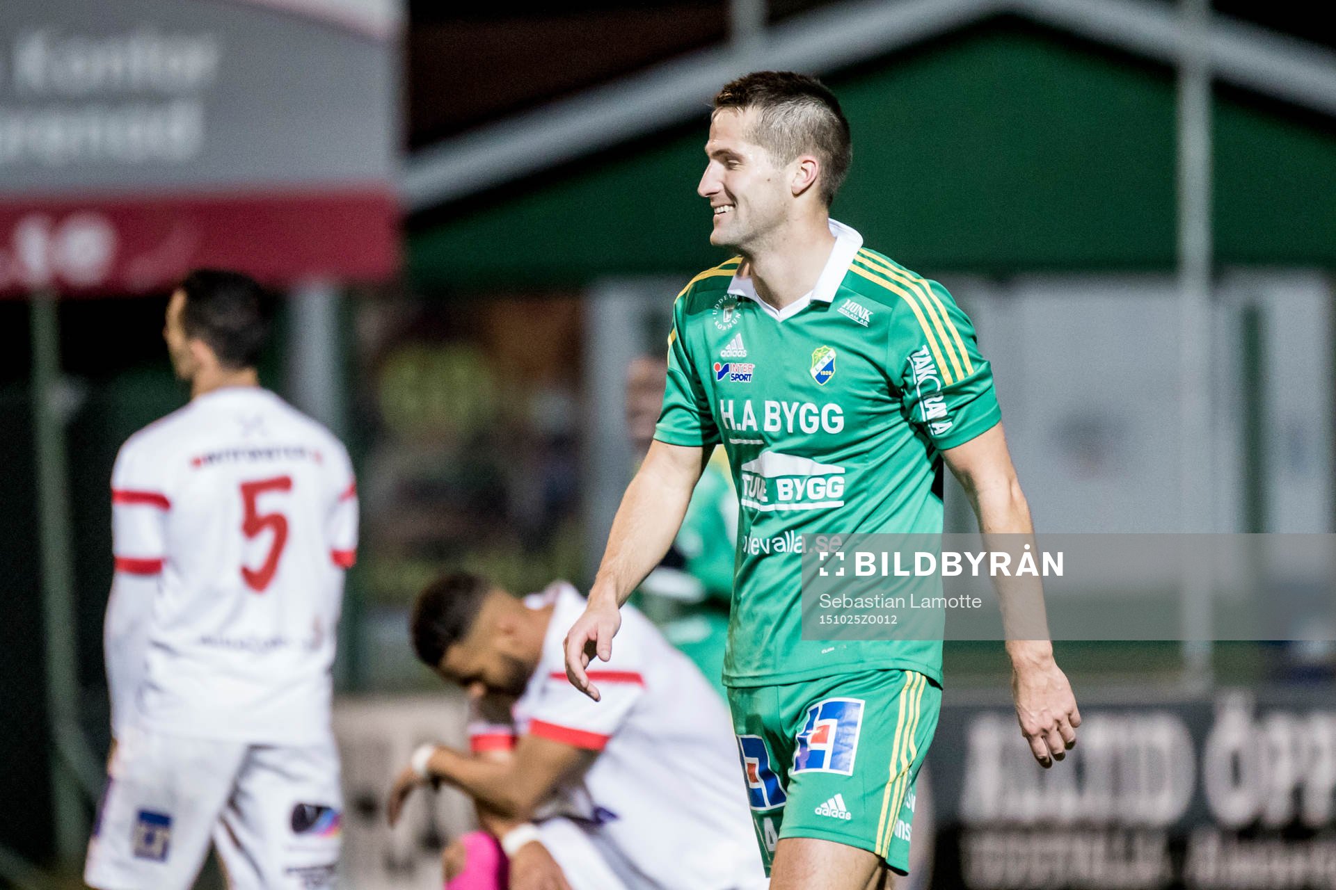 Ljungskiles Gabriel Altemark-Vanneryr jublar under fotbollsmatchen i Superettan mellan Ljungskile och Assyriska den 25 oktober 2015 i Ljungskile.