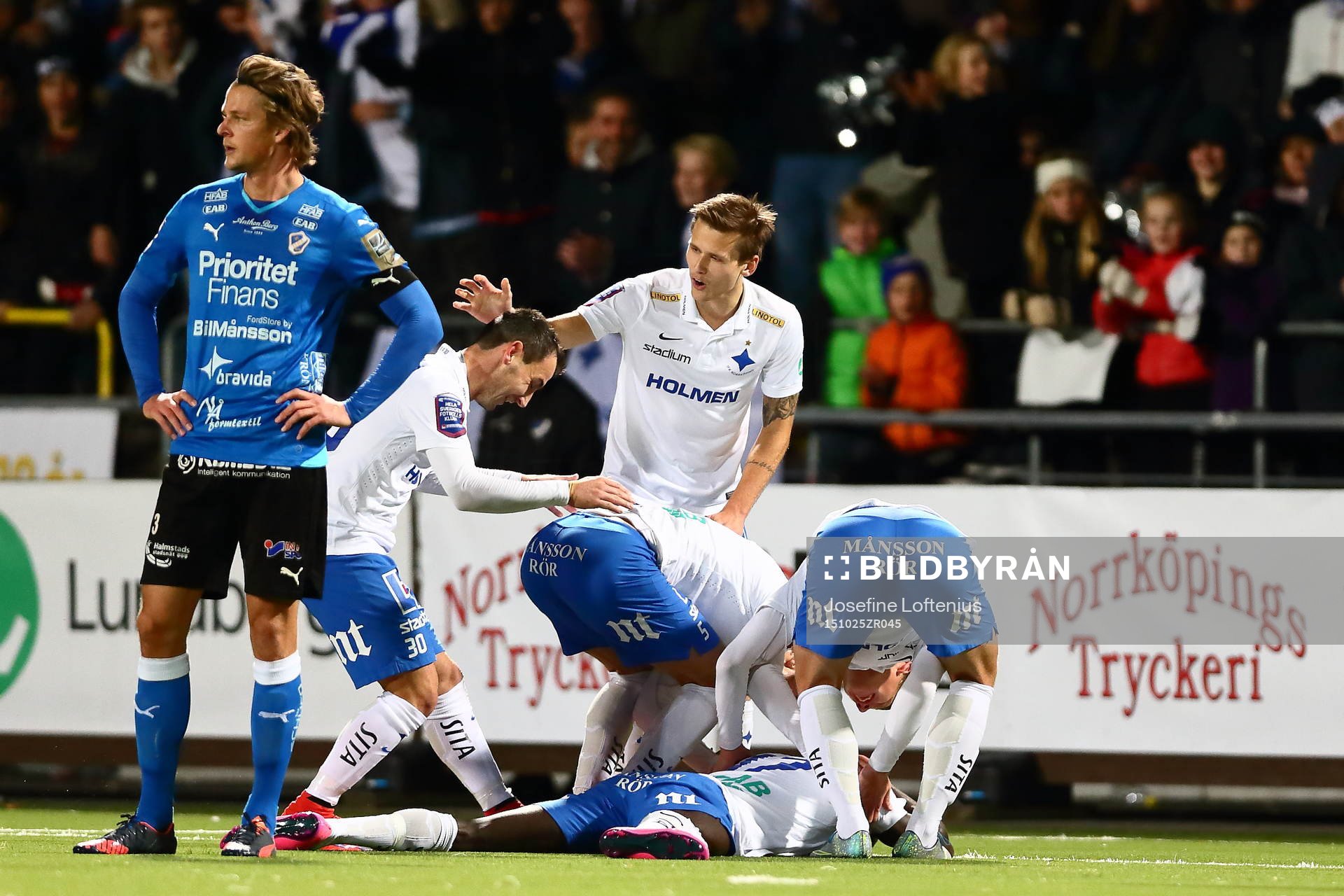 Norrköpings Arnor Ingvi Traustason och Nikola Tkalcic med