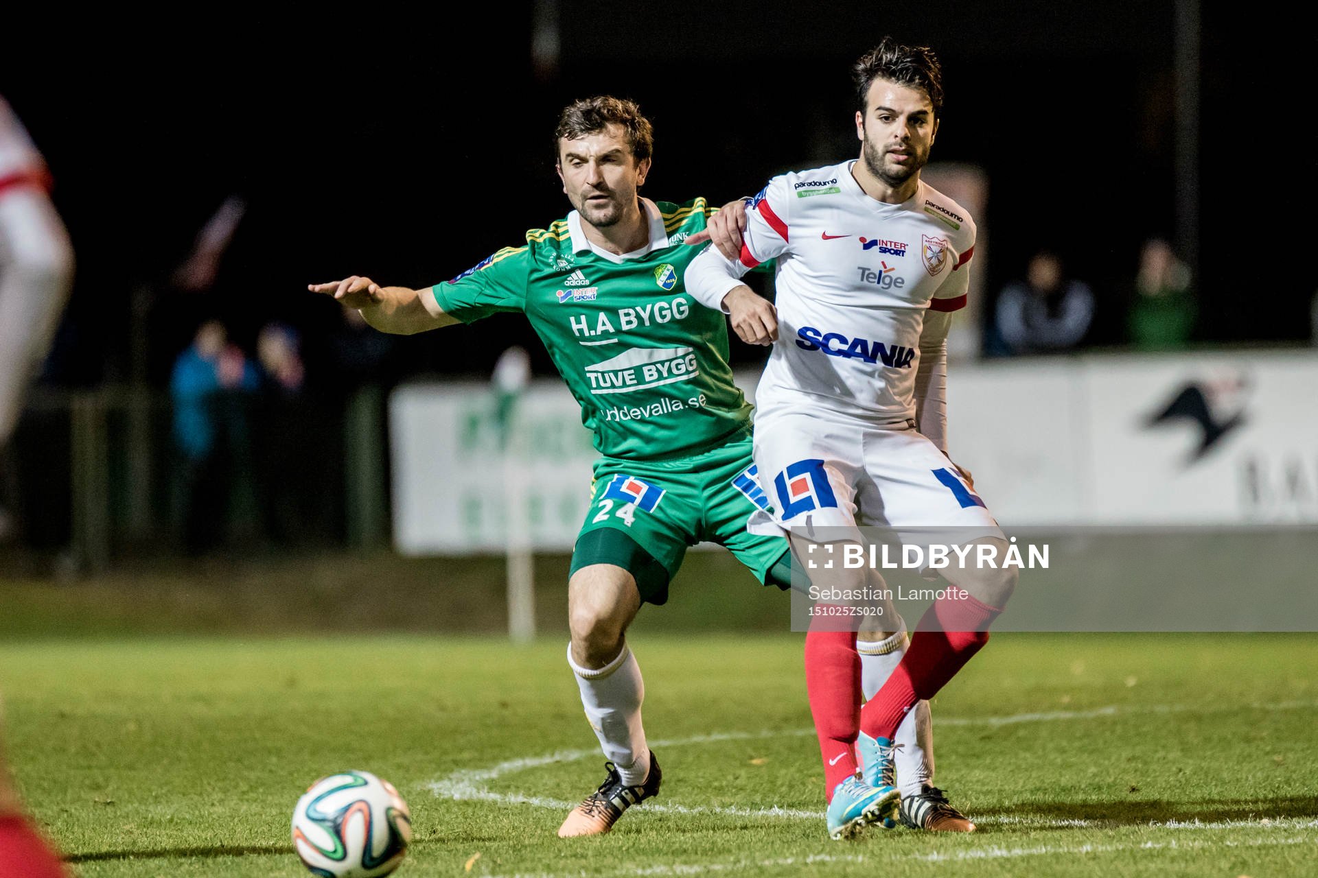 Ljungskiles Aleksandar Kitic och Assyriskas Christer Youssef