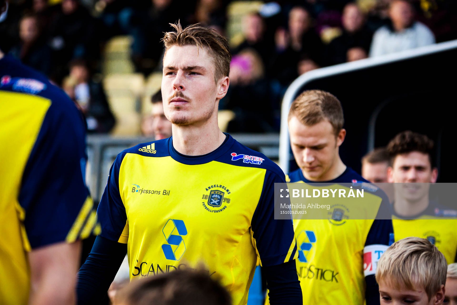 Ängelholms Marcus Bergholtz går in på planen