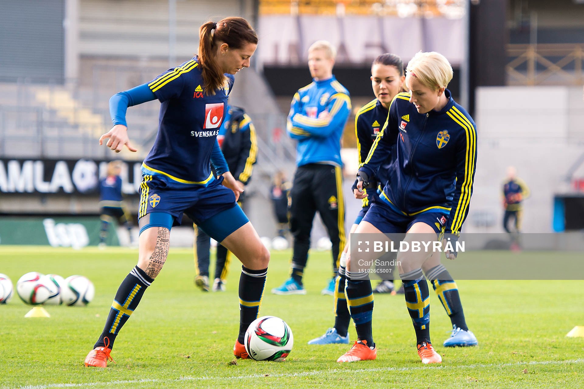 Sveriges Lotta Schelin och Petra Larsson