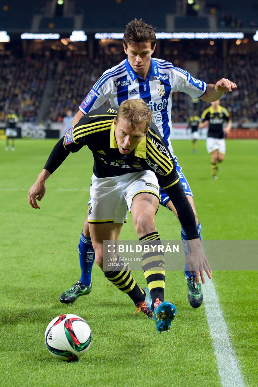 s Per Karlsson och IFK Göteborgs Mads Winther Albeck