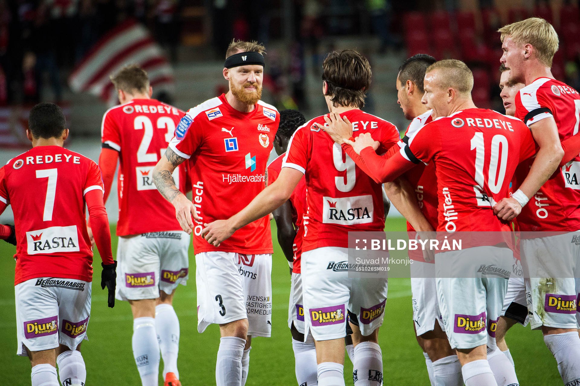 Kalmars Marcus Antonsson gratuleras av bl a Marcus Nilsson