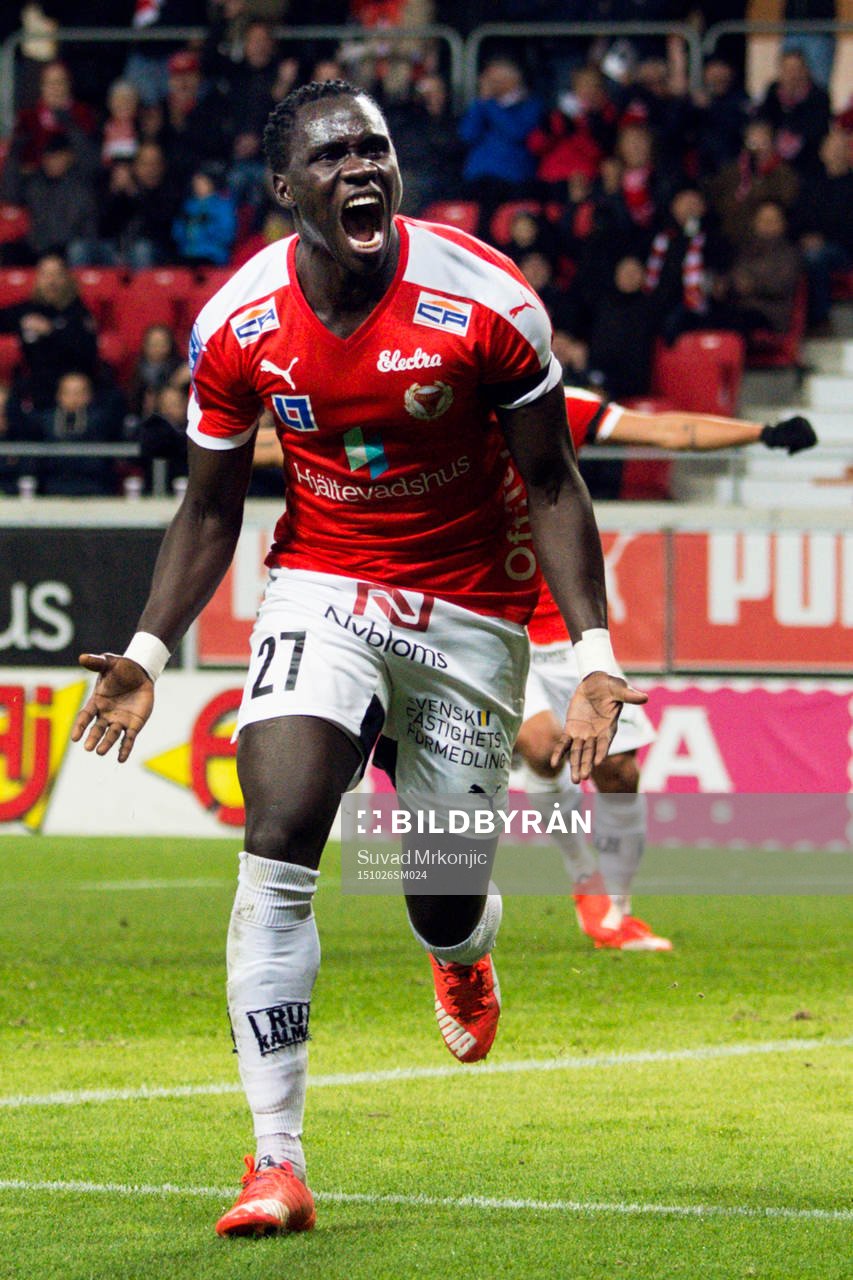Kalmars Papa Alioune Diouf jublar efter 3-0 under fotbollsmatchen i Allsvenskan mellan Kalmar och Gefle den 26 oktober 2015 i Kalmar.