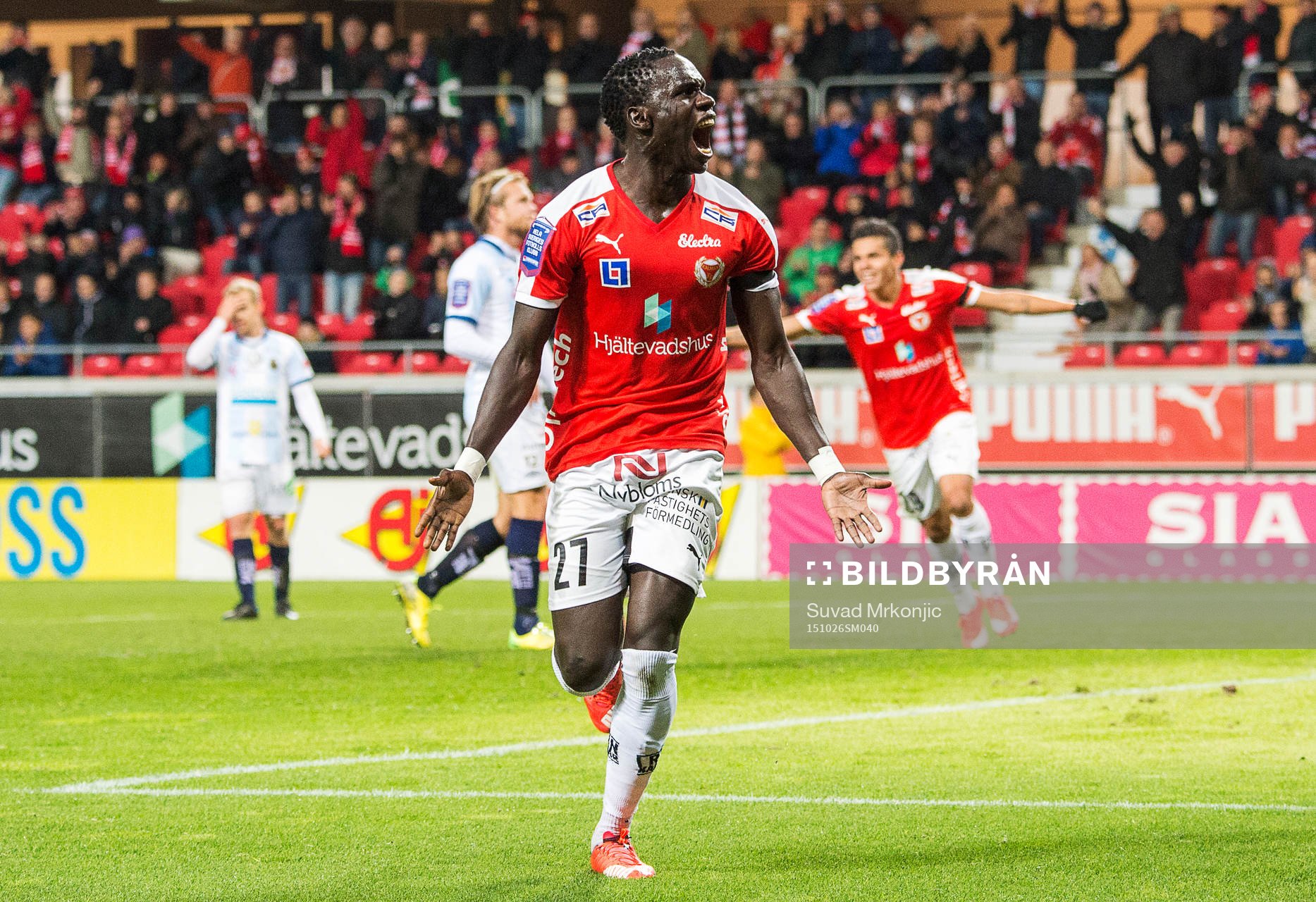Kalmars Papa Alioune Diouf jublar efter sitt 3-0 mål under fotbollsmatchen i Allsvenskan mellan Kalmar och Gefle den 26 oktober 2015 i Kalmar.
