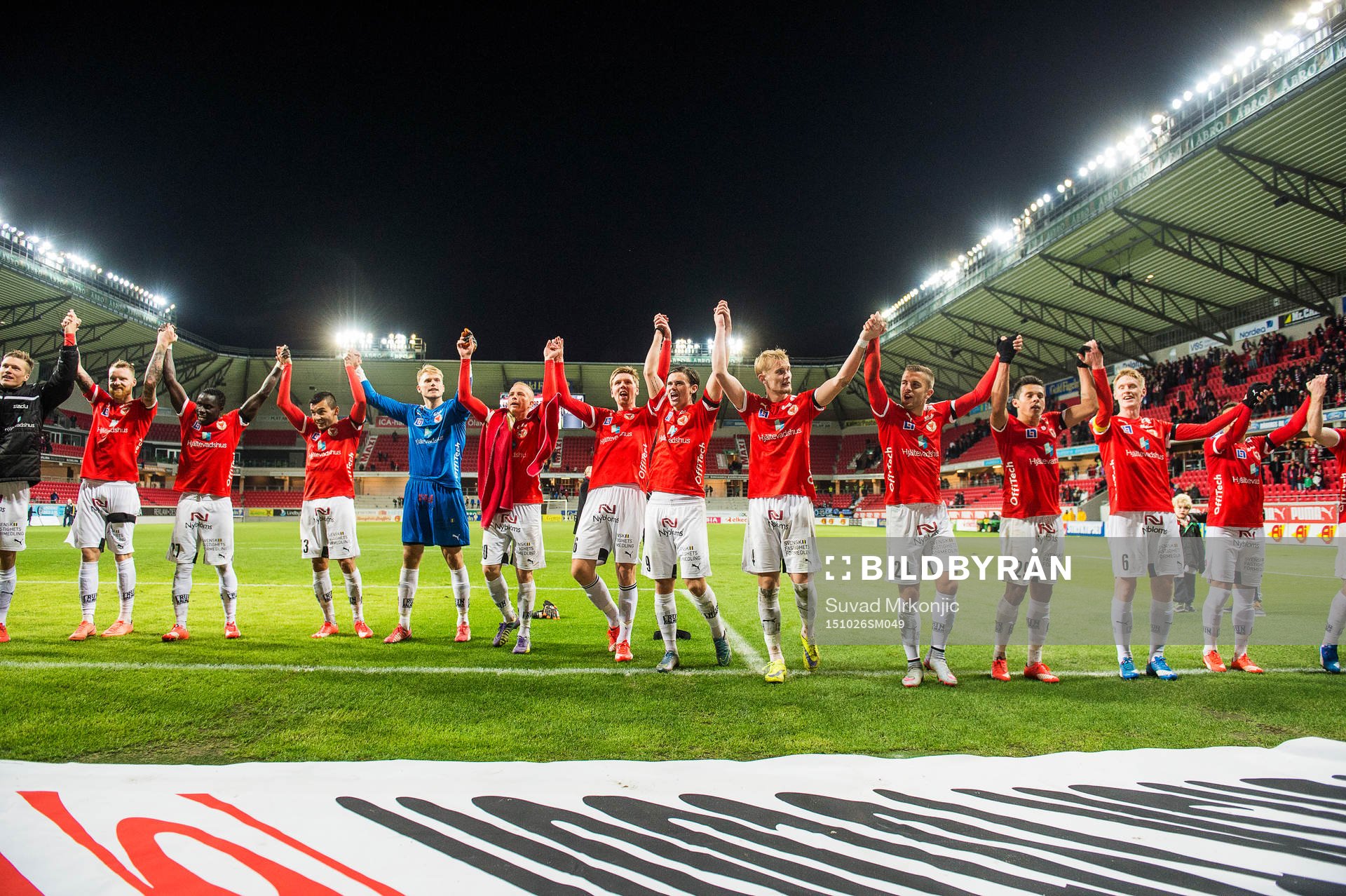 Kalmarspelarna jublar efter fotbollsmatchen i Allsvenskan mellan Kalmar och Gefle den 26 oktober 2015 i Kalmar.