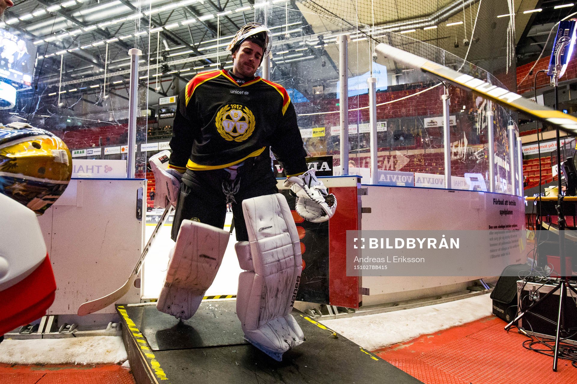 Brynäs målvakt Bernhard Starkbaum lämnar isen